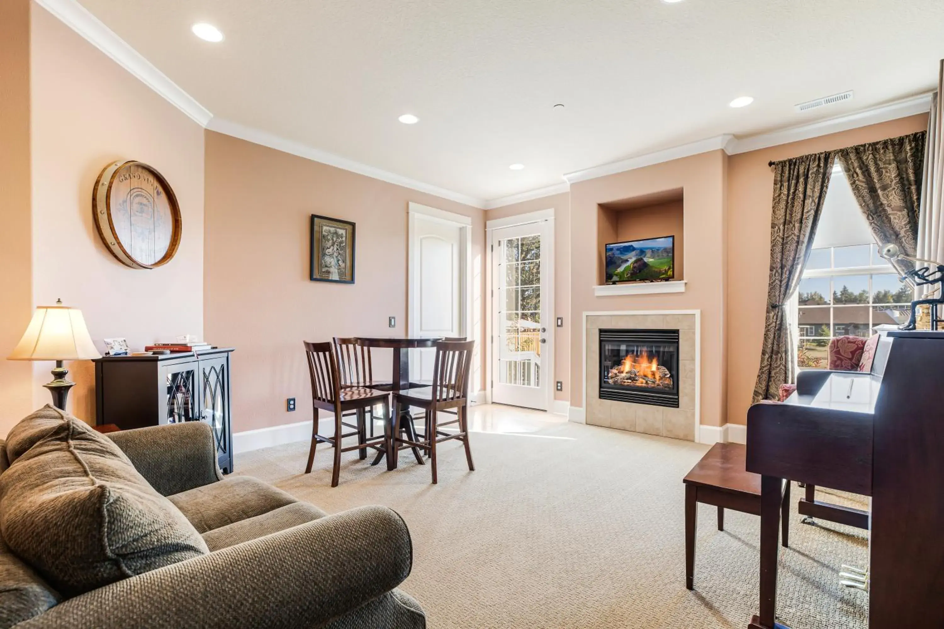 Library in La Bastide Bed and Breakfast Library in La Bastide Bed and Breakfast