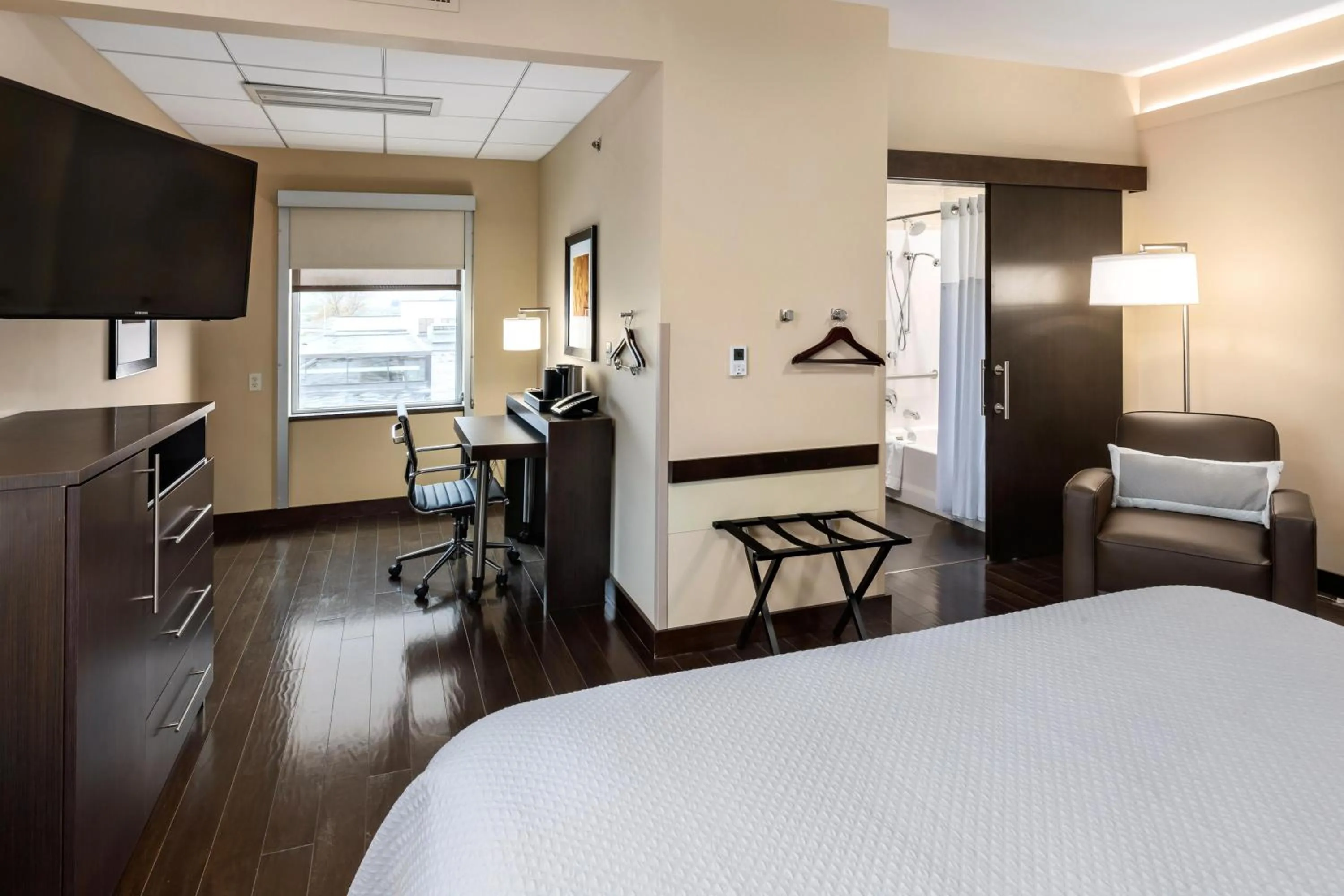 King Room - Disability Access in AeroStay