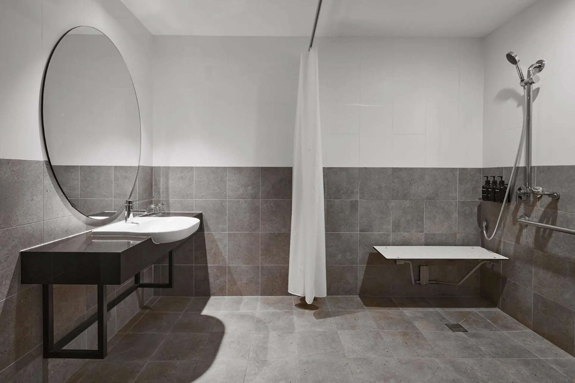 Shower in Rydges Fortitude Valley