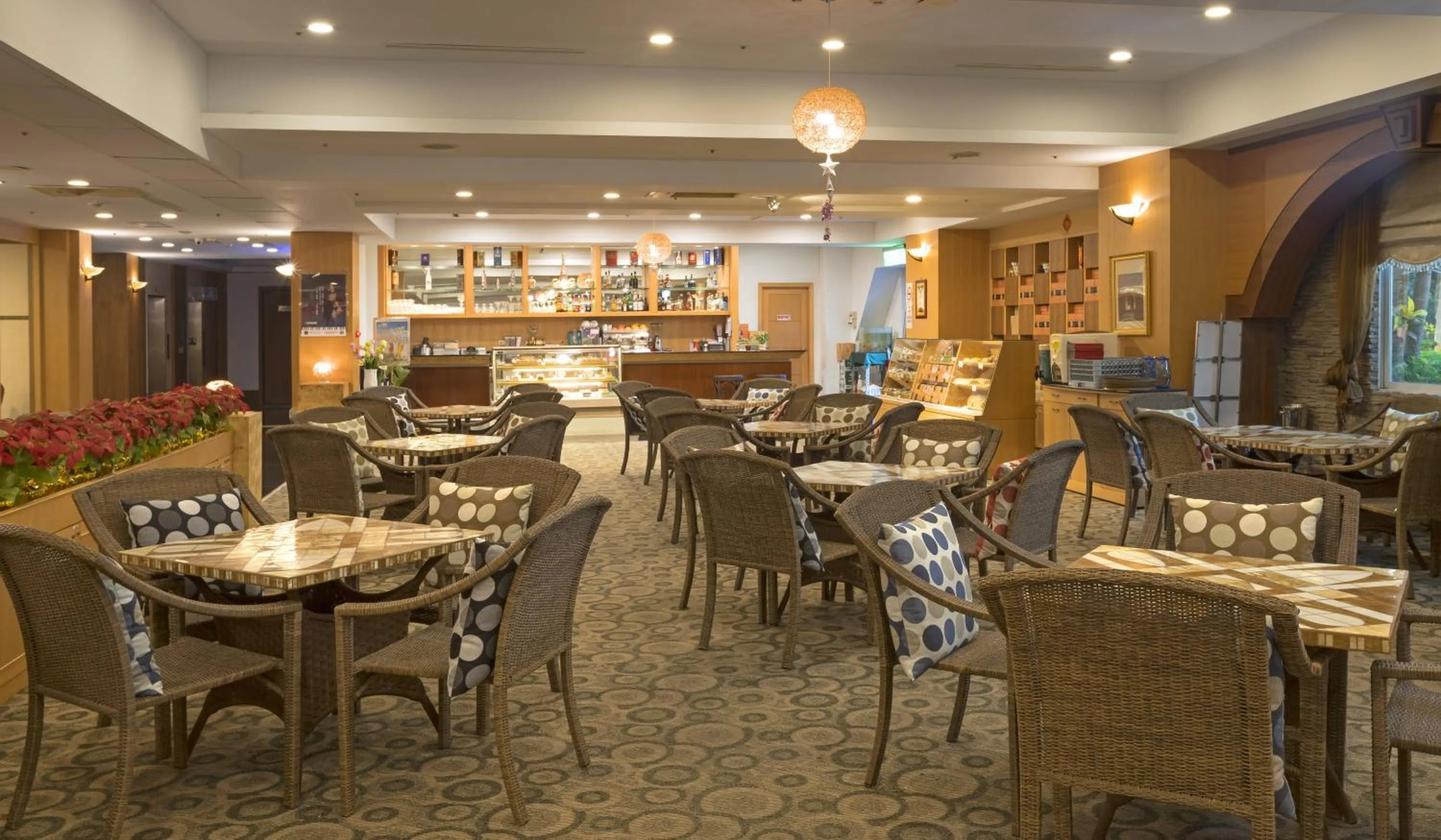 Restaurant/places to eat in Le Beau Max Resort