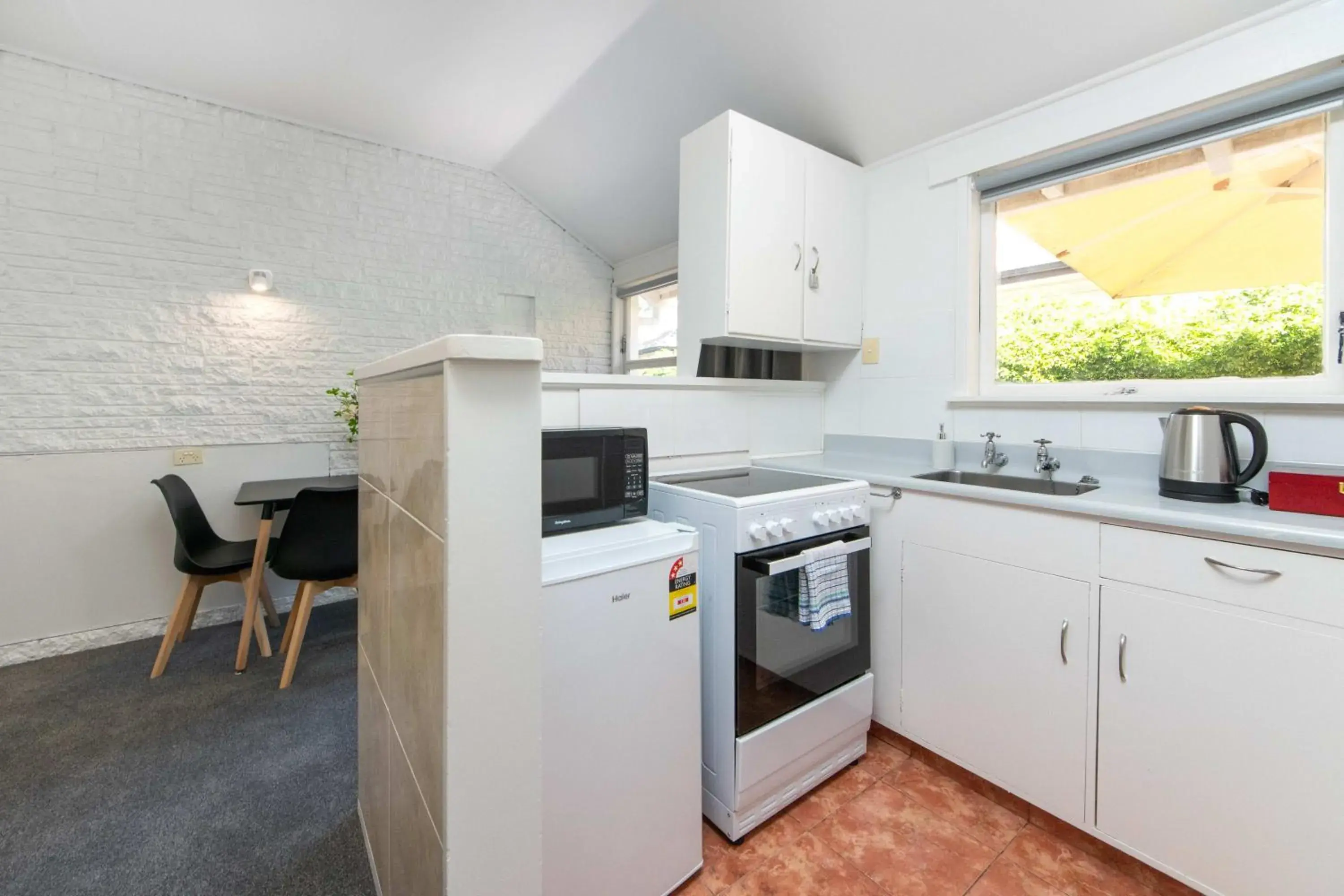 Standard Queen Room in Aarangi Motel Standard Queen Room in Aarangi Motel