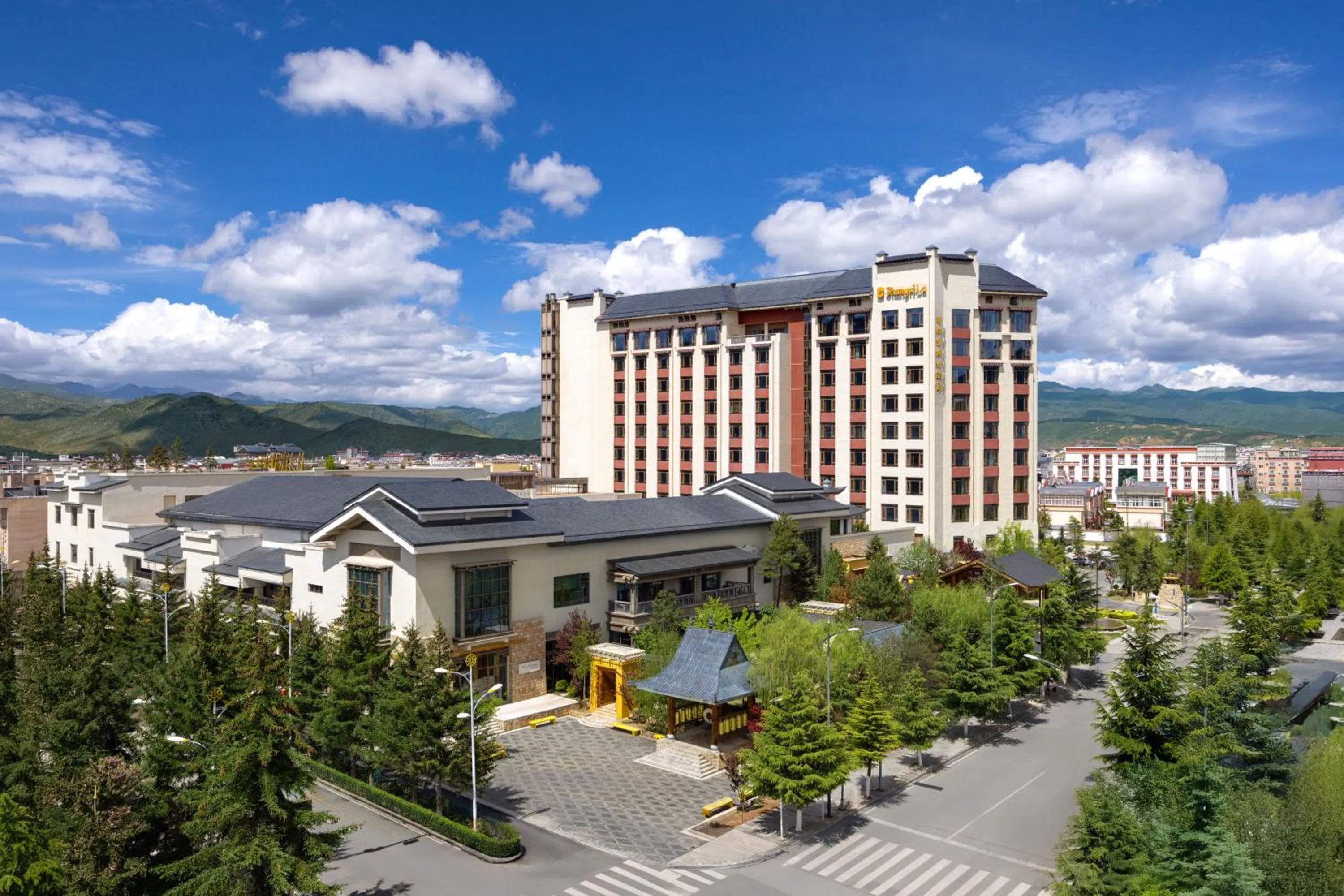 Day in Shangri-La Resort Shangri-La