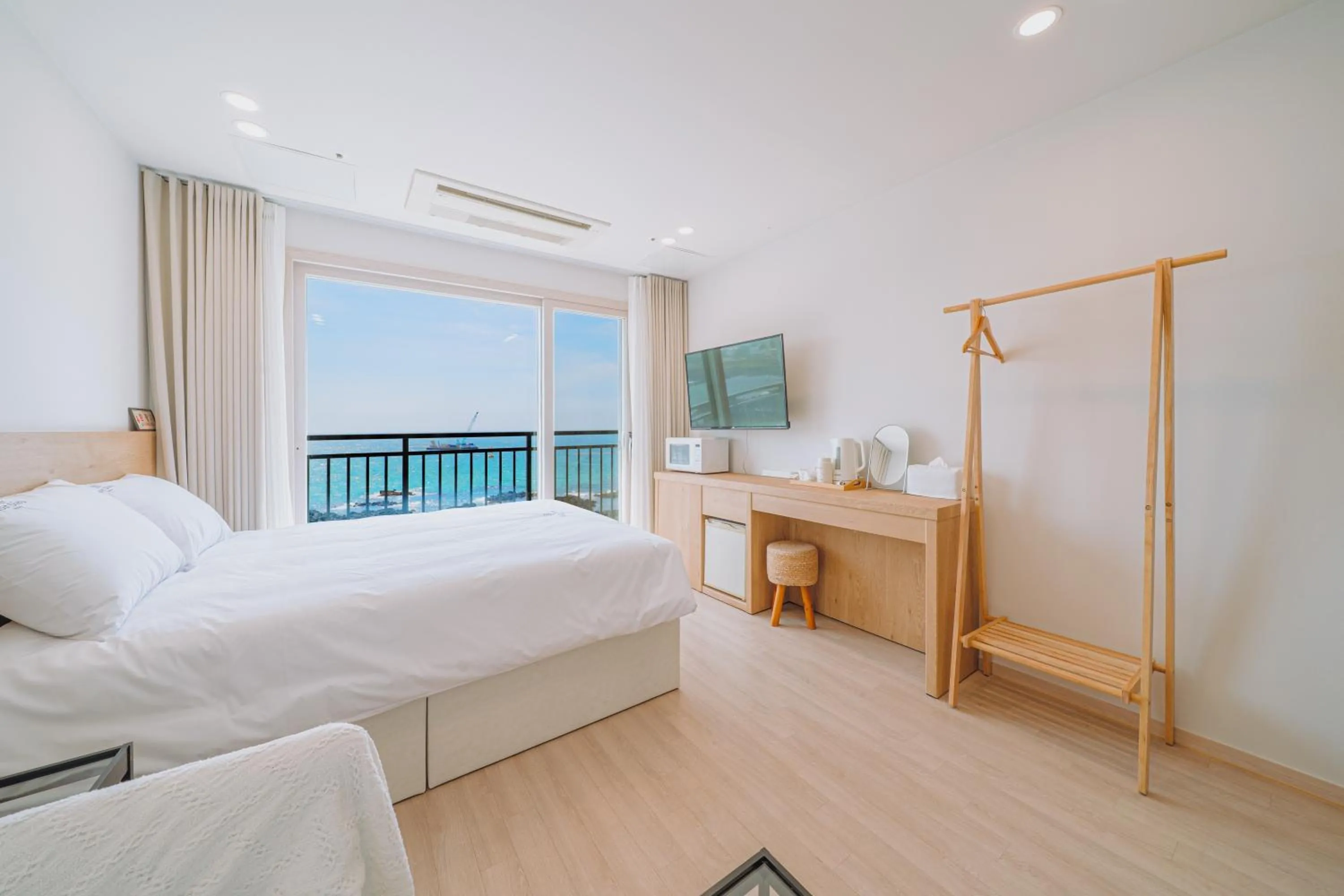 Area and facilities, Bed in Jeju Mon Dieu Hotel