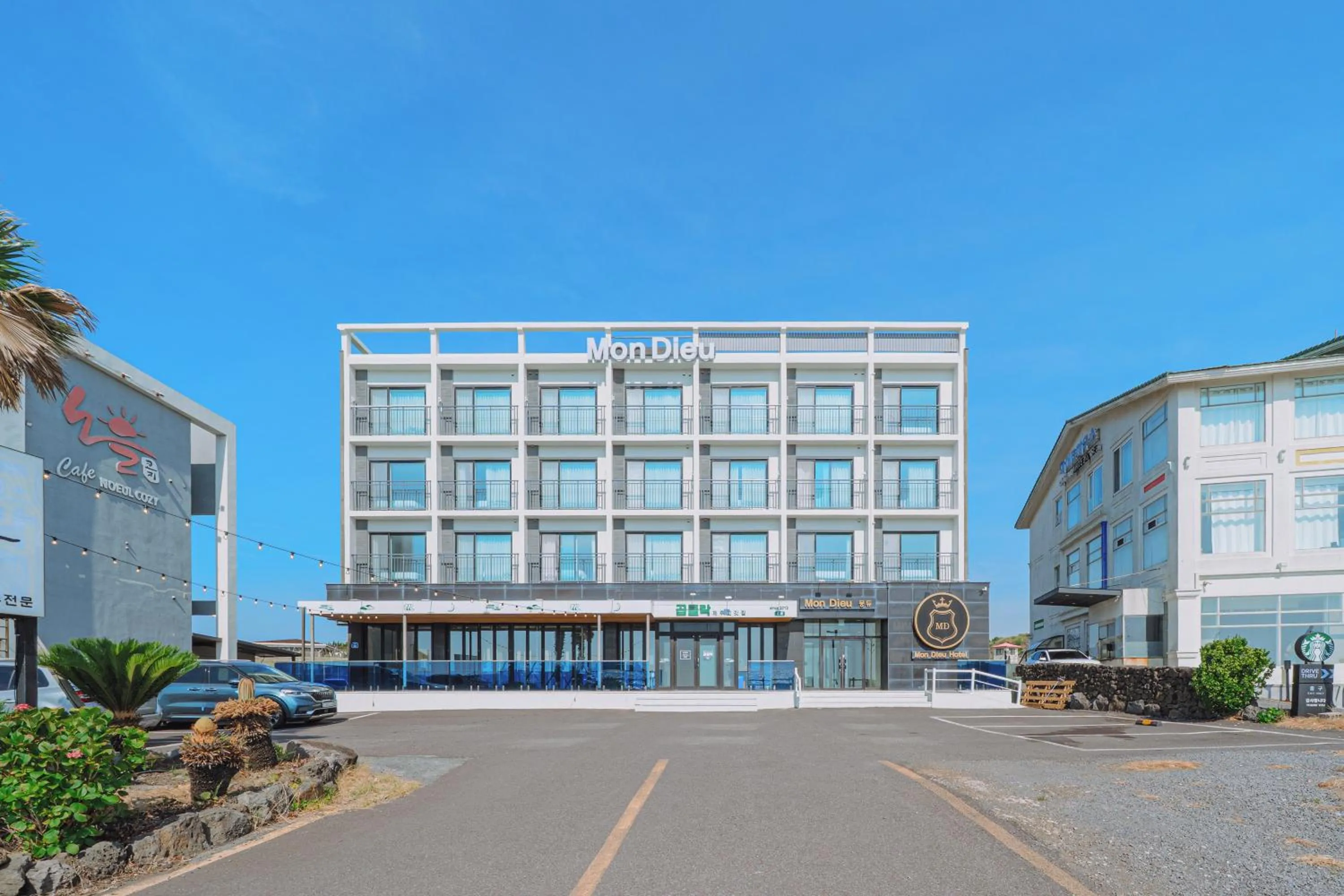 Property building in Jeju Mon Dieu Hotel