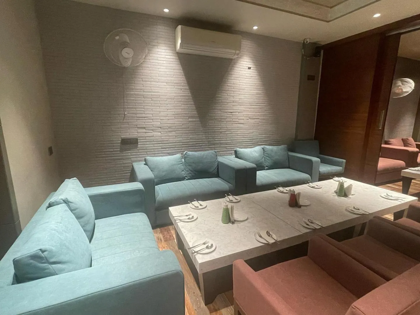 Seating area in Green Hotel & Restaurant