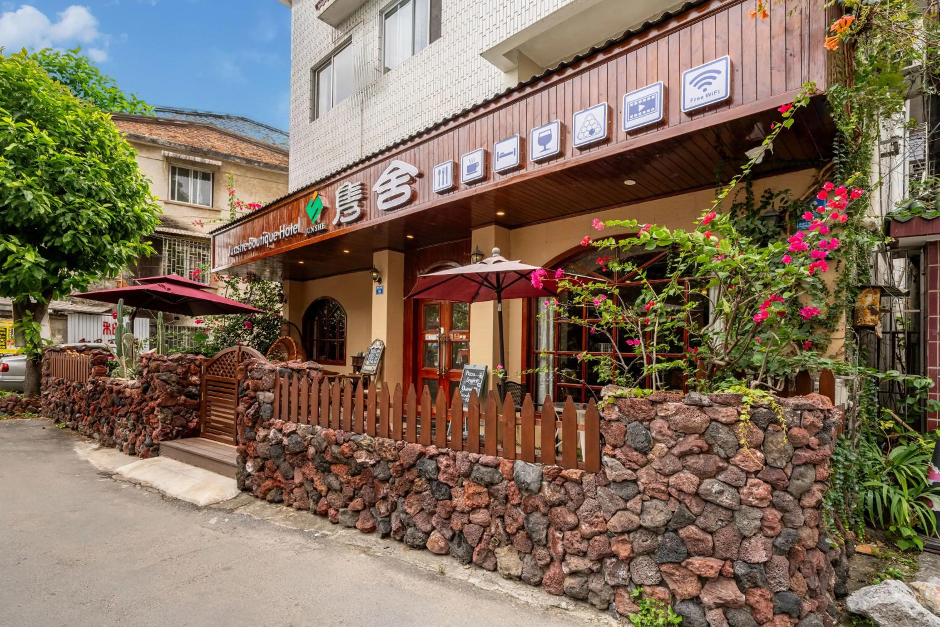Property building in Junshe Boutique Guest House-Complementary pick up servie for a 3-night stay in a deluxe room