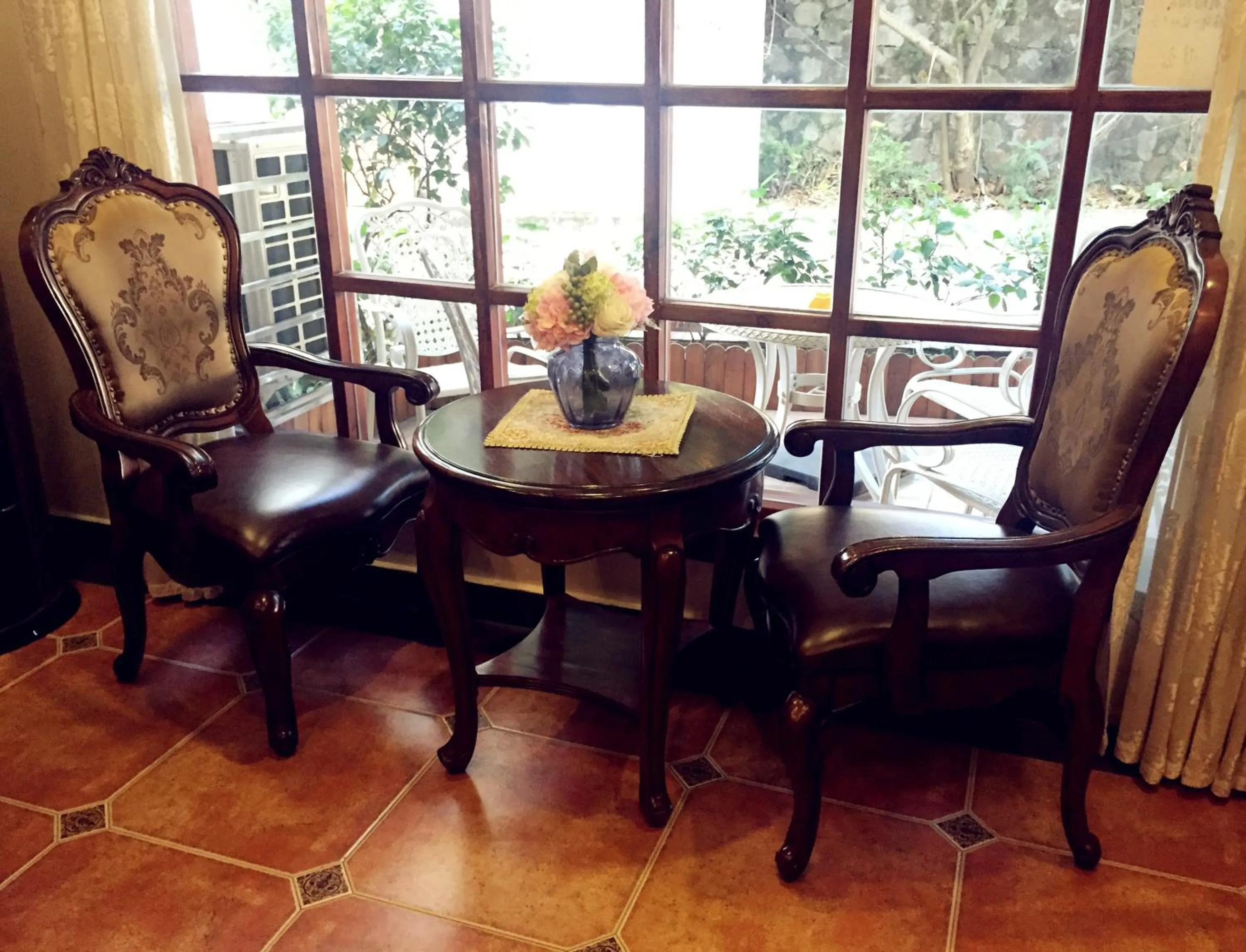 Lounge or bar in Junshe Boutique Guest House-Complementary pick up servie for a 3-night stay in a deluxe room