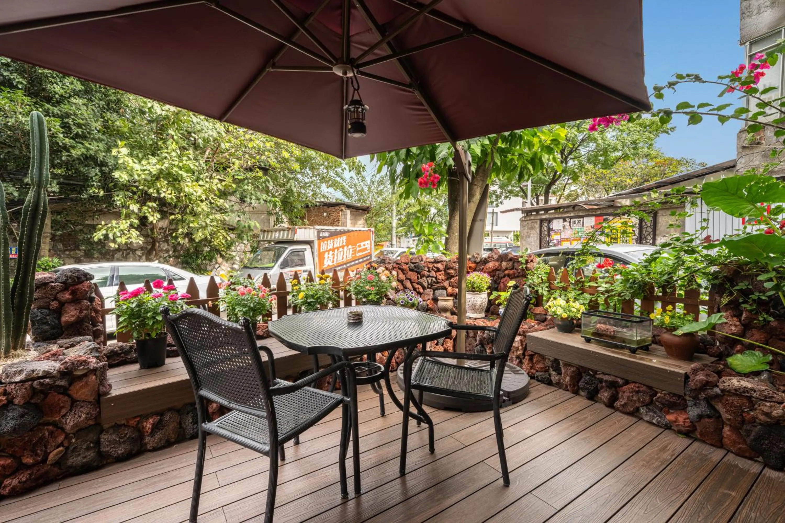 Garden view in Junshe Boutique Guest House-Complementary pick up servie for a 3-night stay in a deluxe room