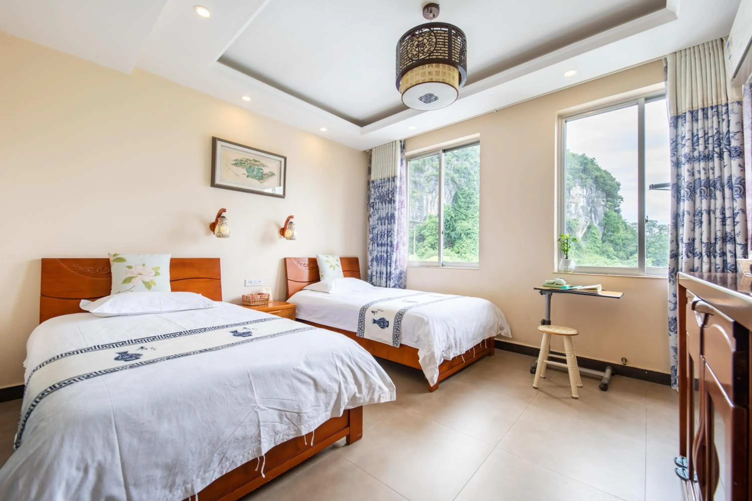 Mountain view, Bed in Junshe Boutique Guest House-Complementary pick up servie for a 3-night stay in a deluxe room