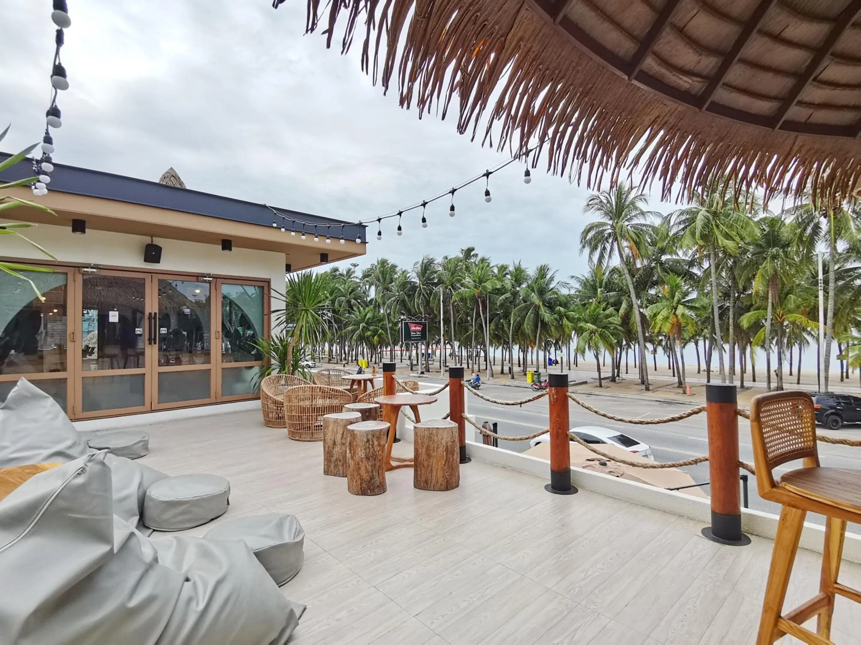 Restaurant/places to eat in Amari Bangsaen Formerly The Tide Resort Bangsaen