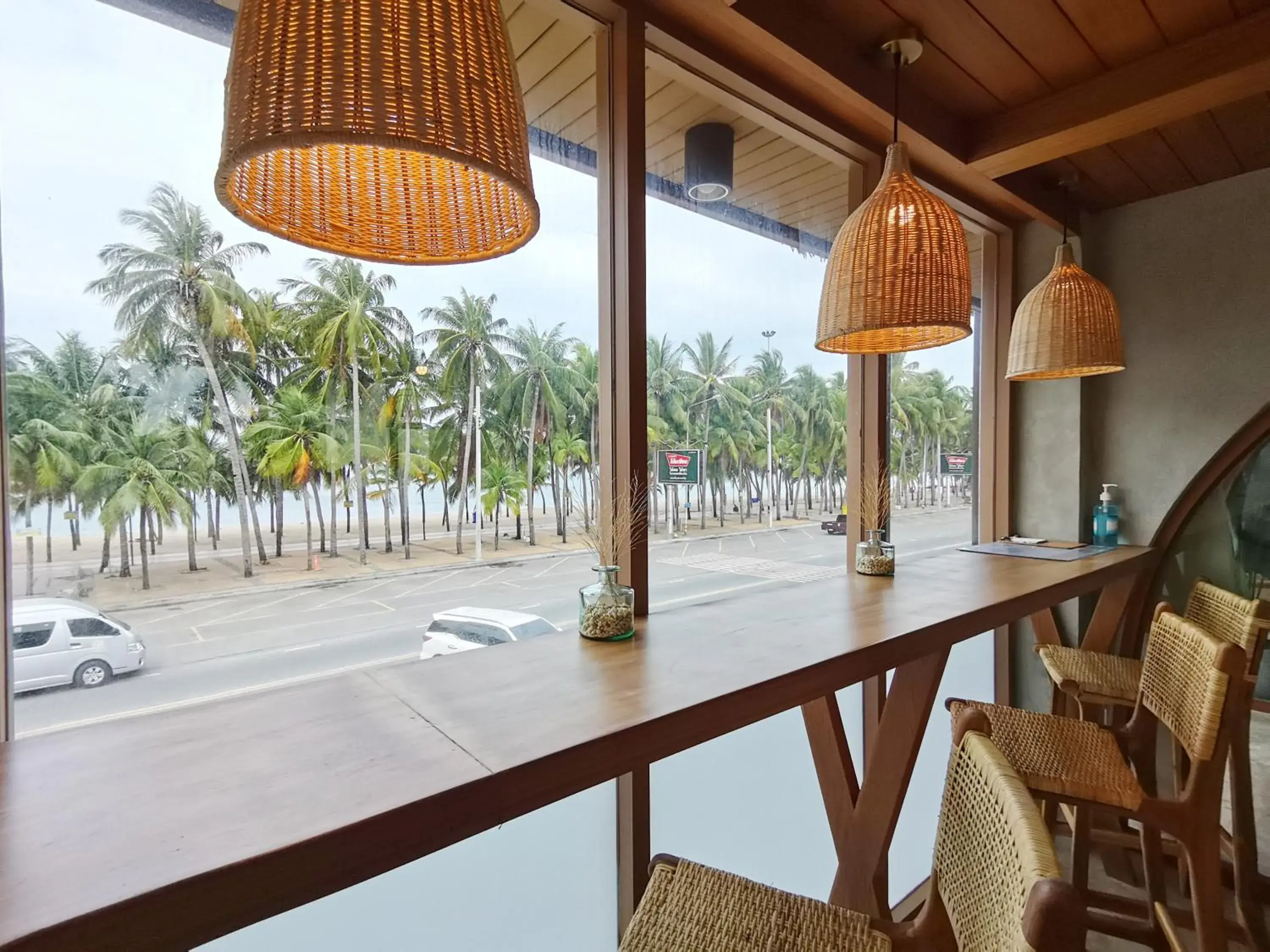 Restaurant/places to eat in Amari Bangsaen Formerly The Tide Resort Bangsaen Restaurant/places to eat in Amari Bangsaen Formerly The Tide Resort Bangsaen