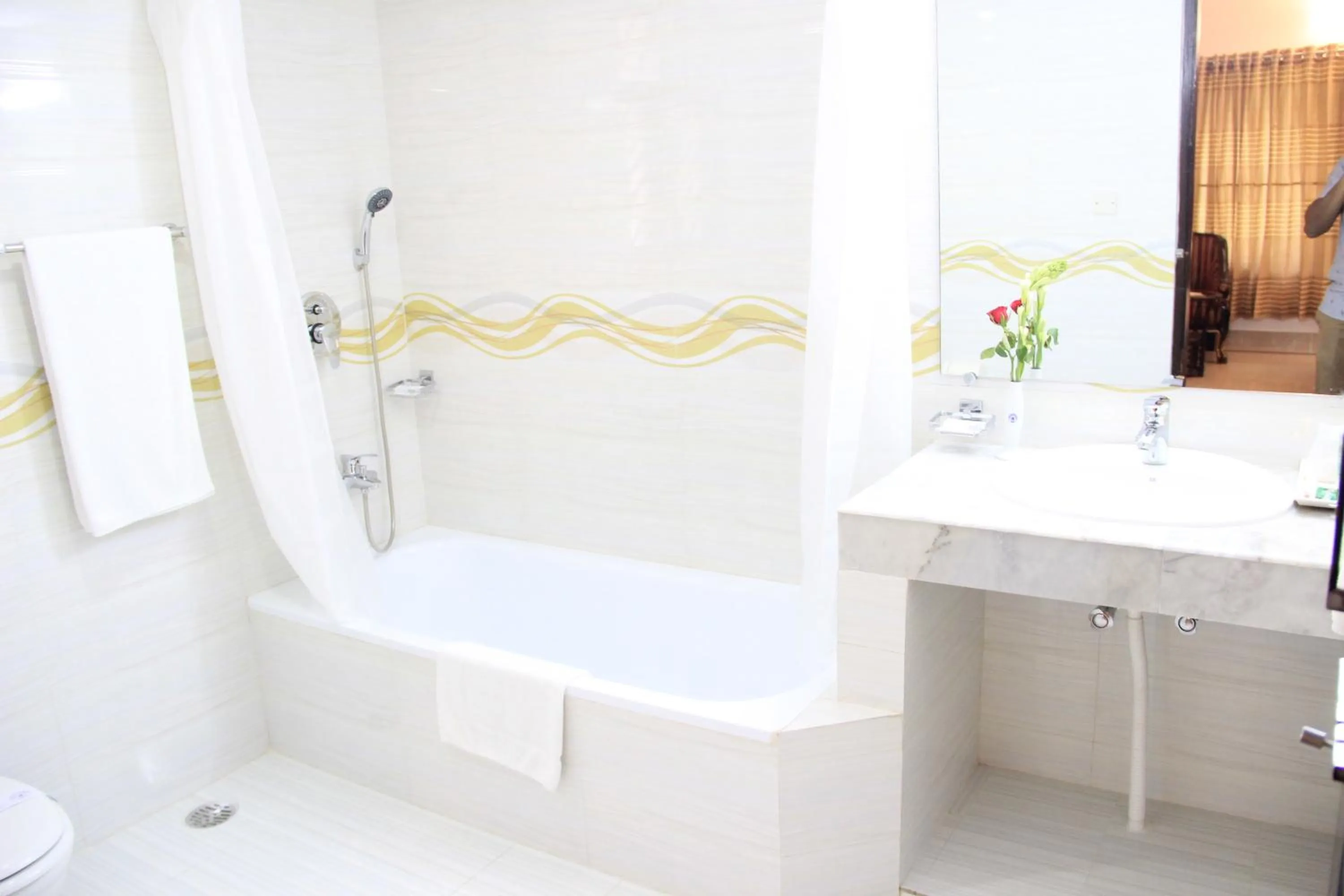 Shower in Aristocrat Inn - Lake Park & USA club