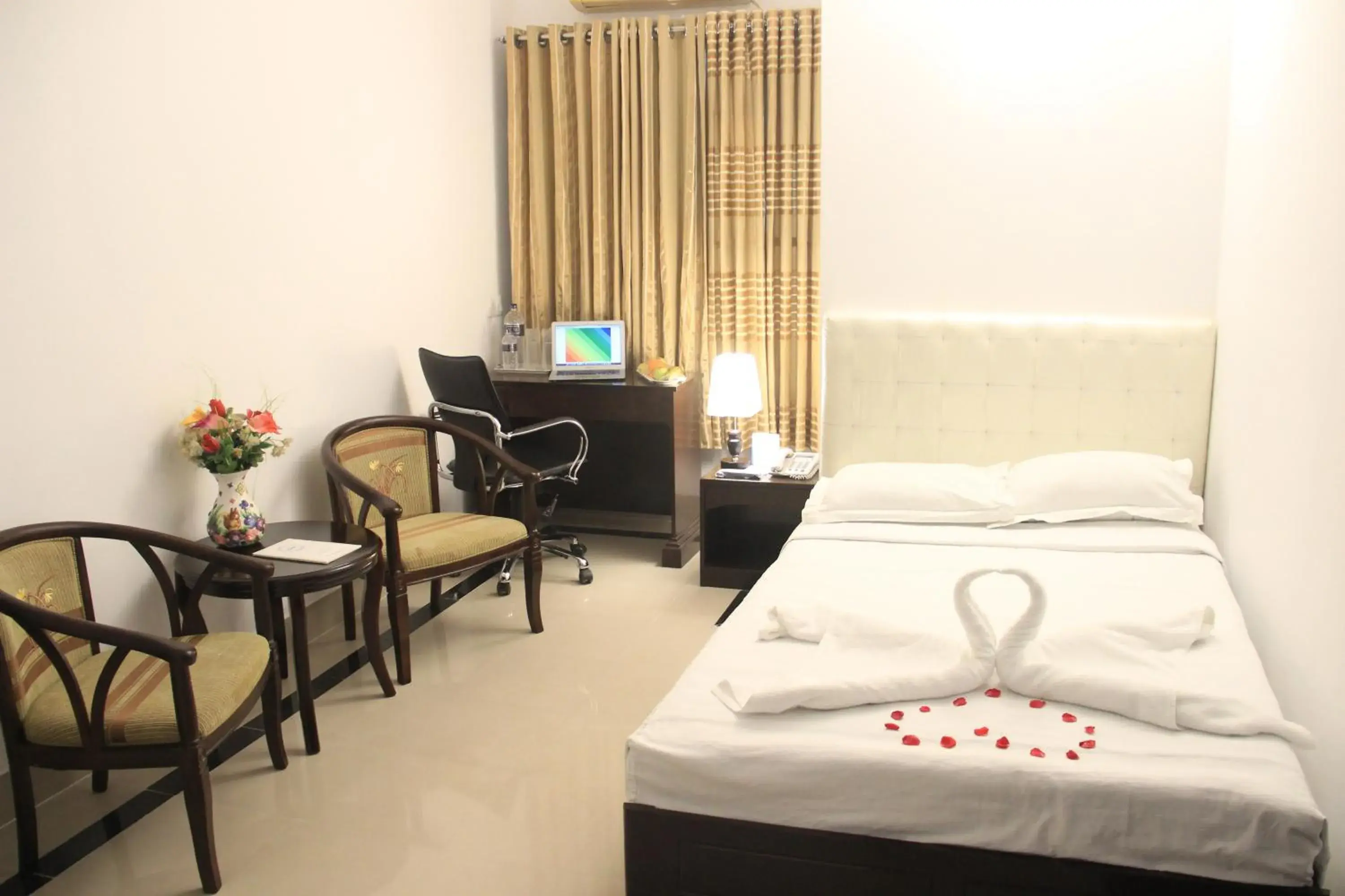 Bedroom, Bed in Aristocrat Inn - Lake Park & USA club Bedroom, Bed in Aristocrat Inn - Lake Park & USA club