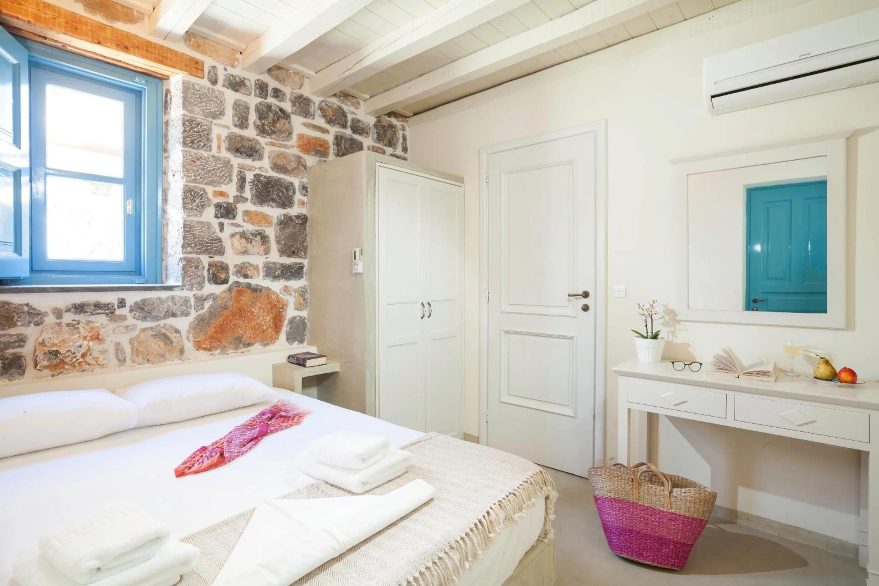 Bed in Pserimos Villas