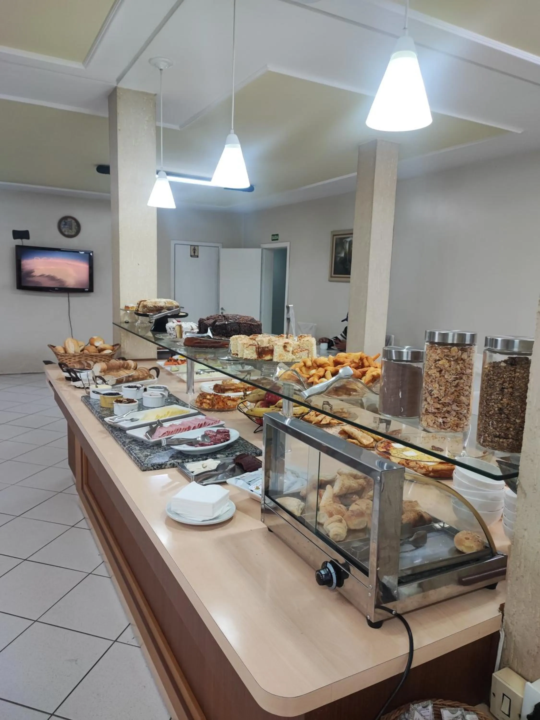 Breakfast in Hotel Ideal Beltrão