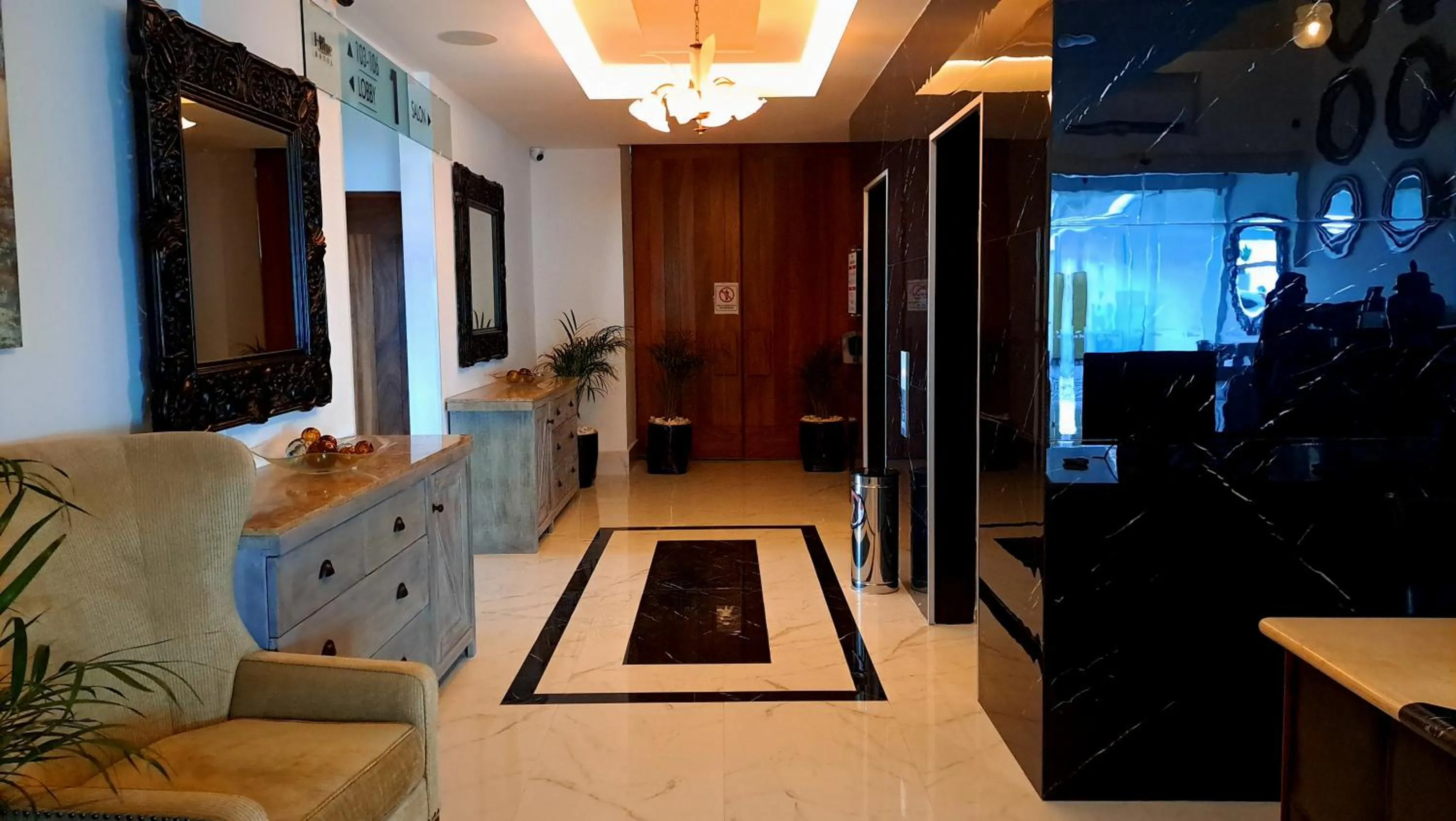 Lobby or reception in Hotel HBlue Malecón