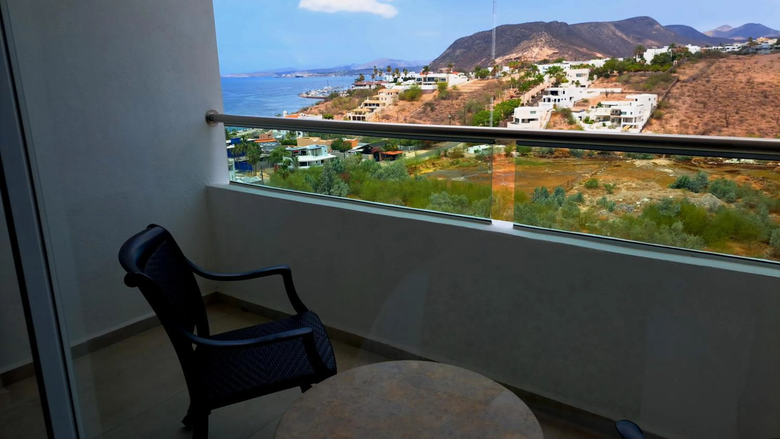 Mountain view in Hotel HBlue Malecón