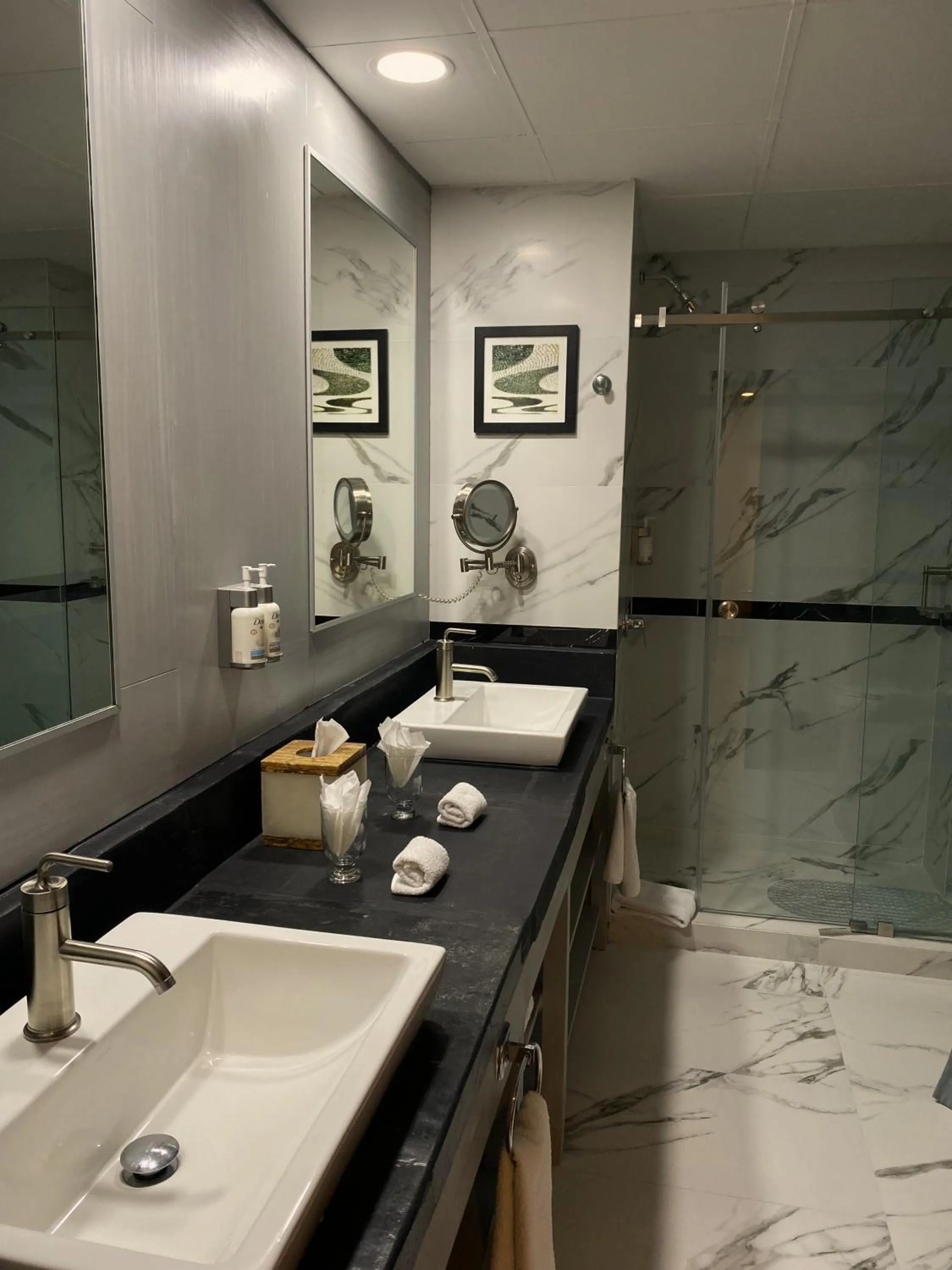 Shower in Hotel HBlue Malecón