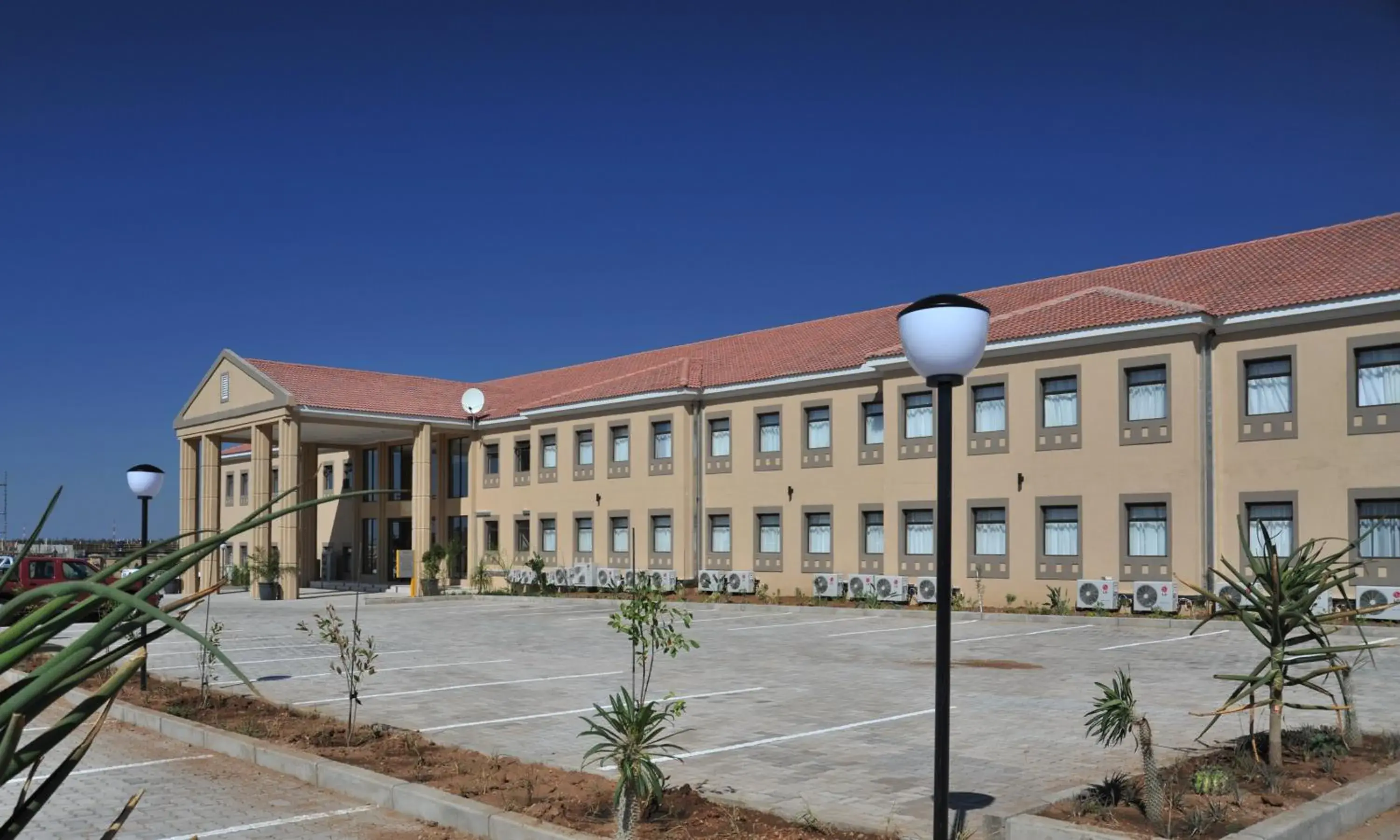 Property building in Cresta Mahalapye Hotel Property building in Cresta Mahalapye Hotel