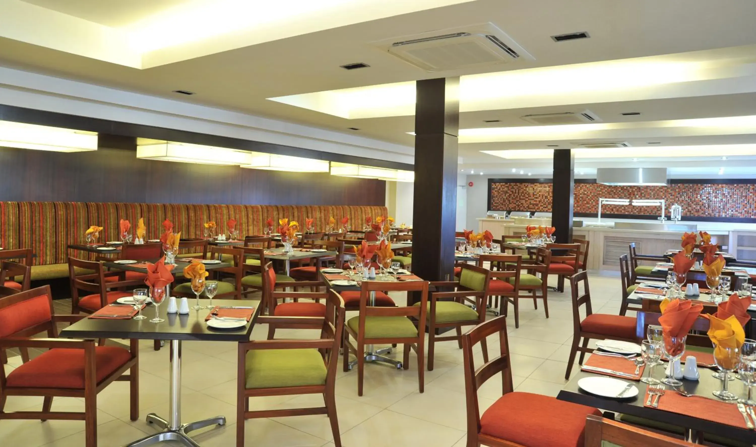 Restaurant/places to eat in Cresta Mahalapye Hotel Restaurant/places to eat in Cresta Mahalapye Hotel