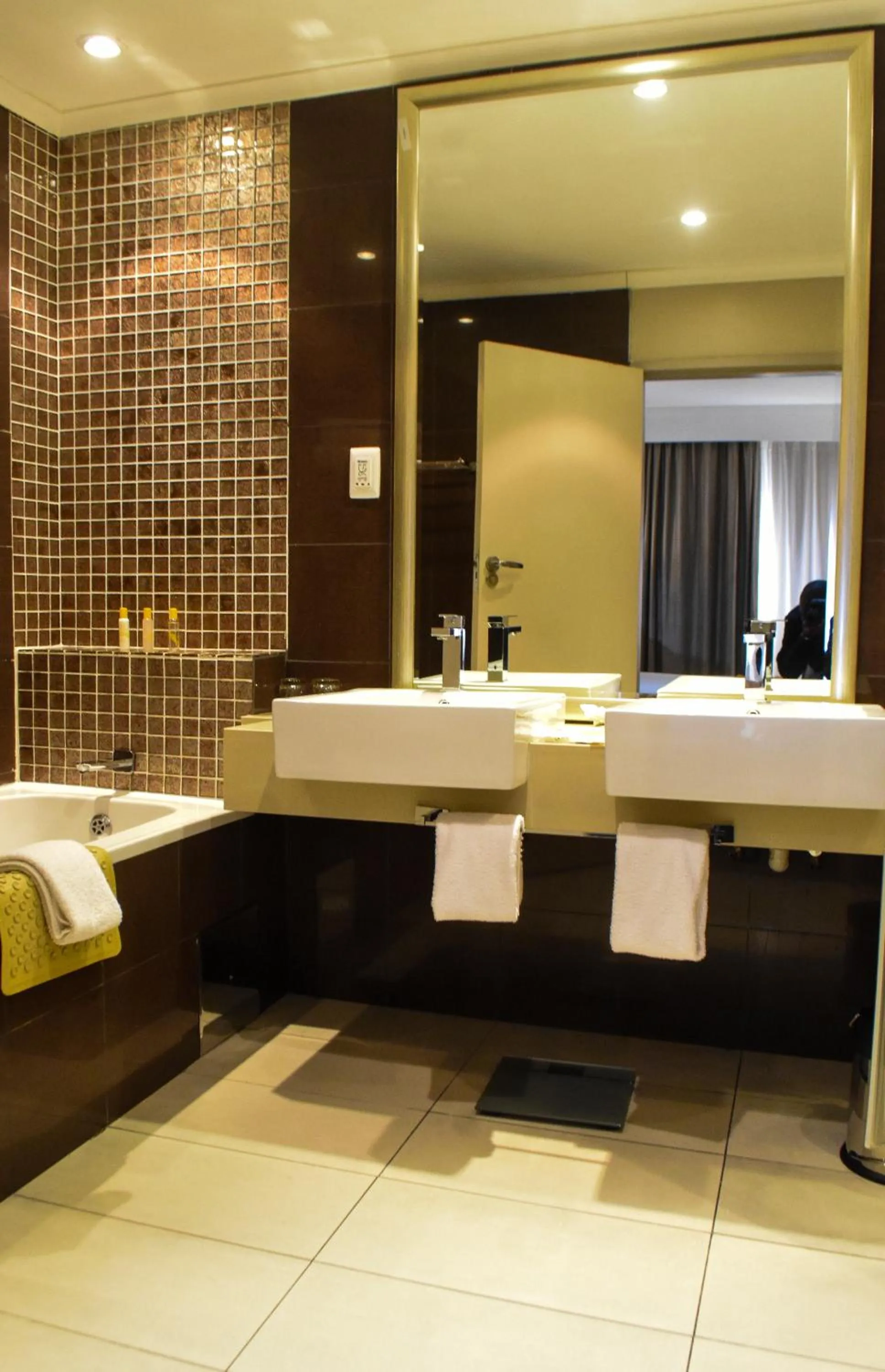 Bathroom in Cresta Mahalapye Hotel