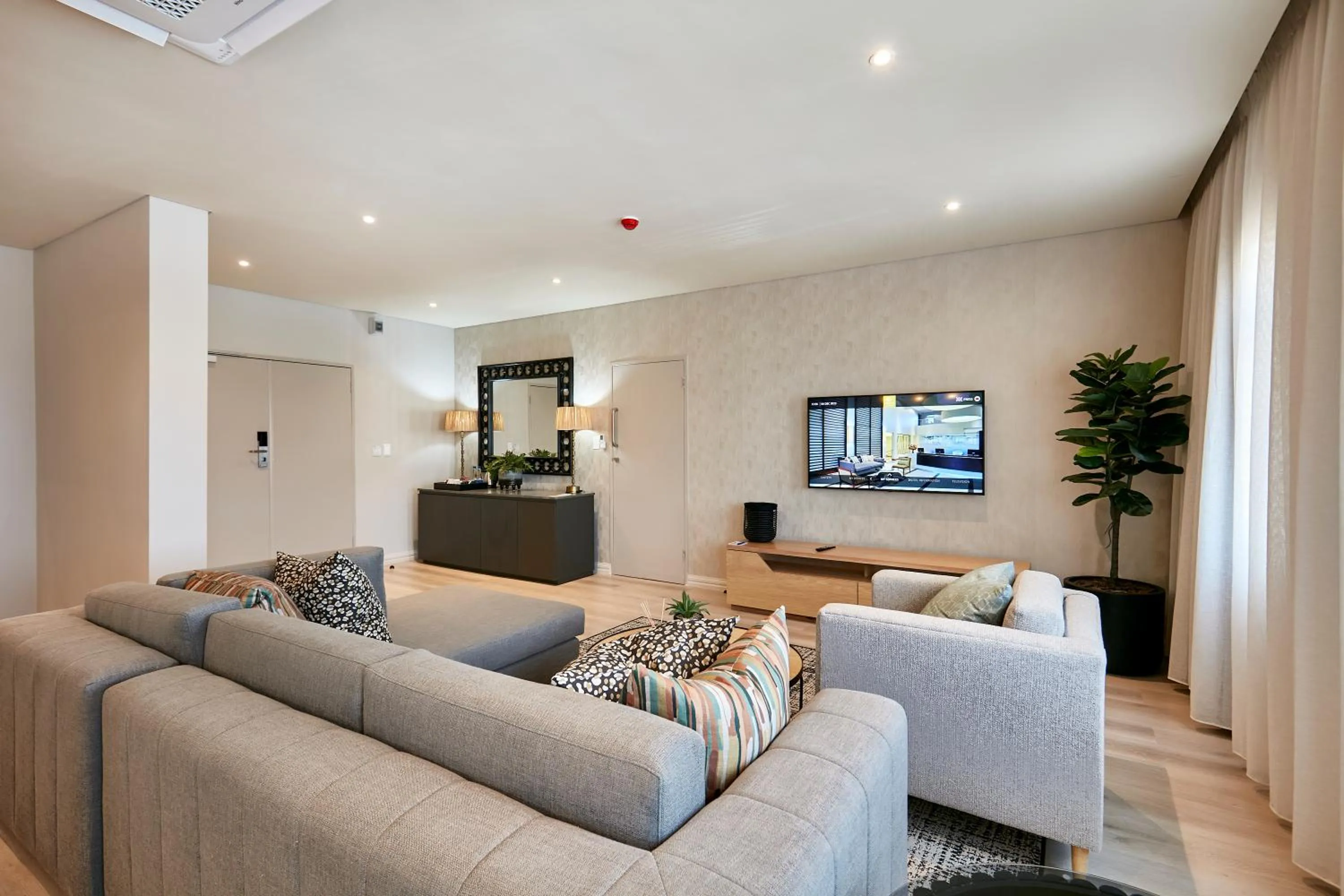 TV and multimedia in Cresta Mahalapye Hotel