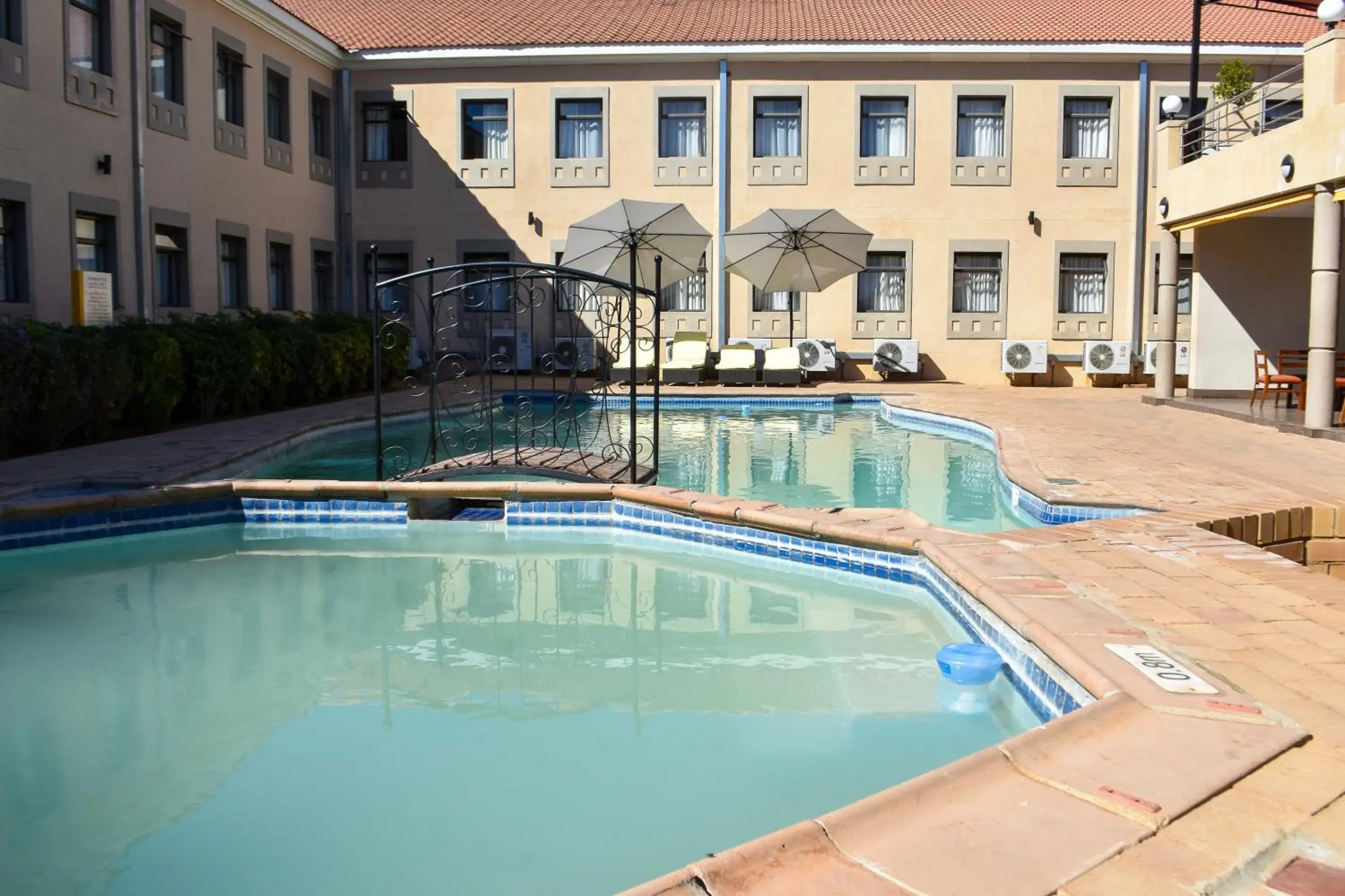 Swimming pool in Cresta Mahalapye Hotel Swimming pool in Cresta Mahalapye Hotel