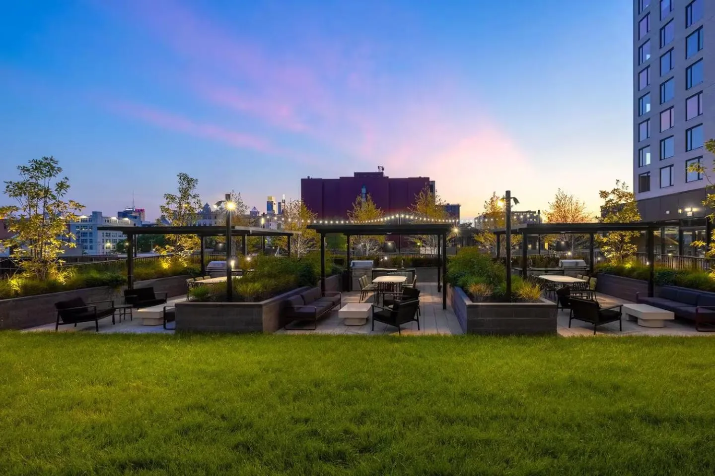 Seating area in Luxury Apartments by Hyatus at Central Philly