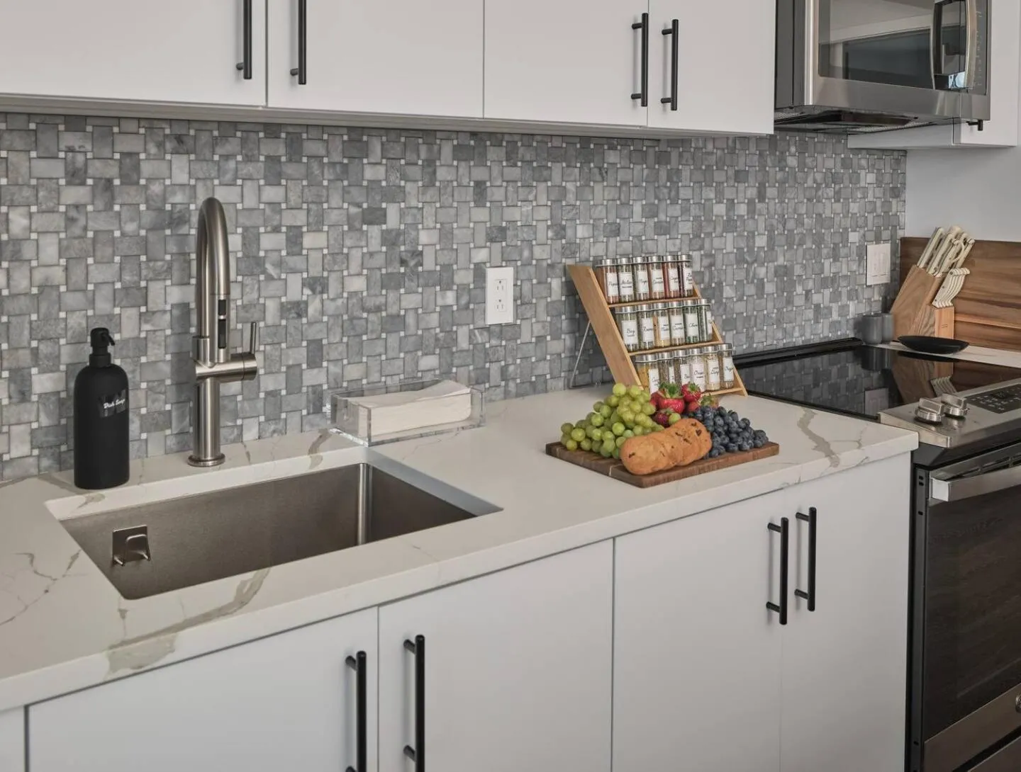 Kitchen or kitchenette in Luxury Apartments by Hyatus at Central Philly