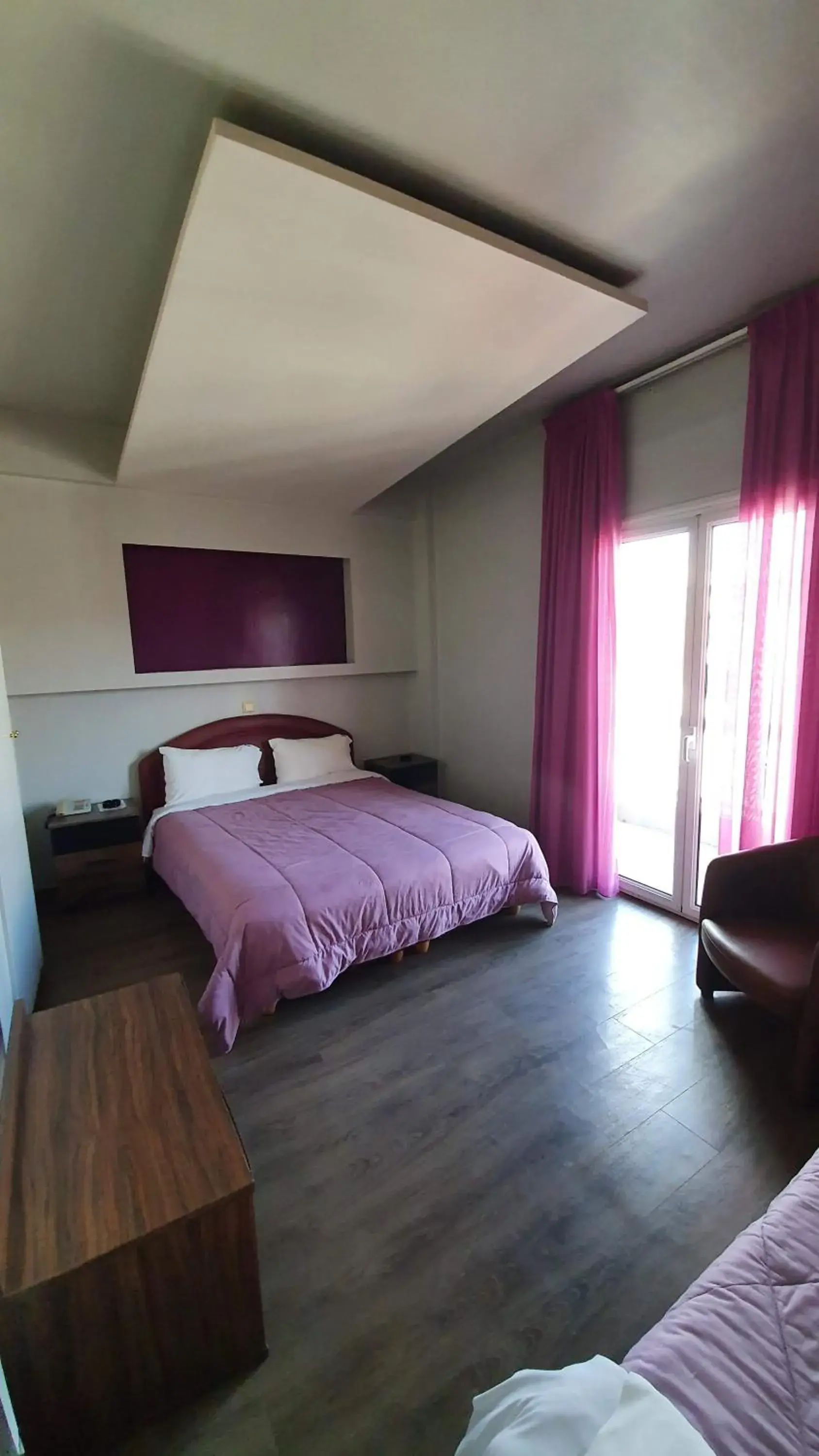 Triple Room with Balcony in Athens Lydia Hotel Triple Room with Balcony in Athens Lydia Hotel
