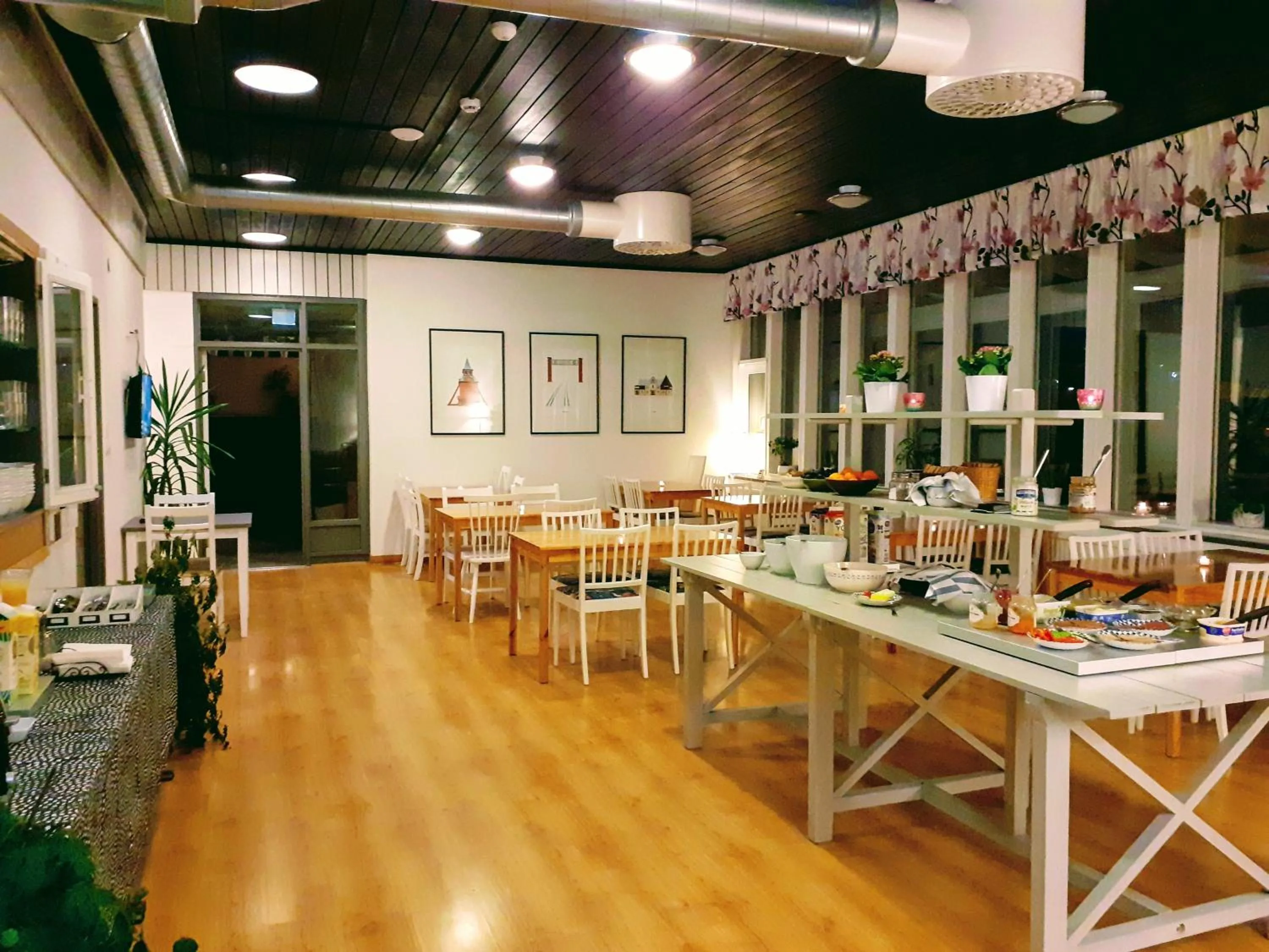 Breakfast in Kristinebergs Bed & Breakfast