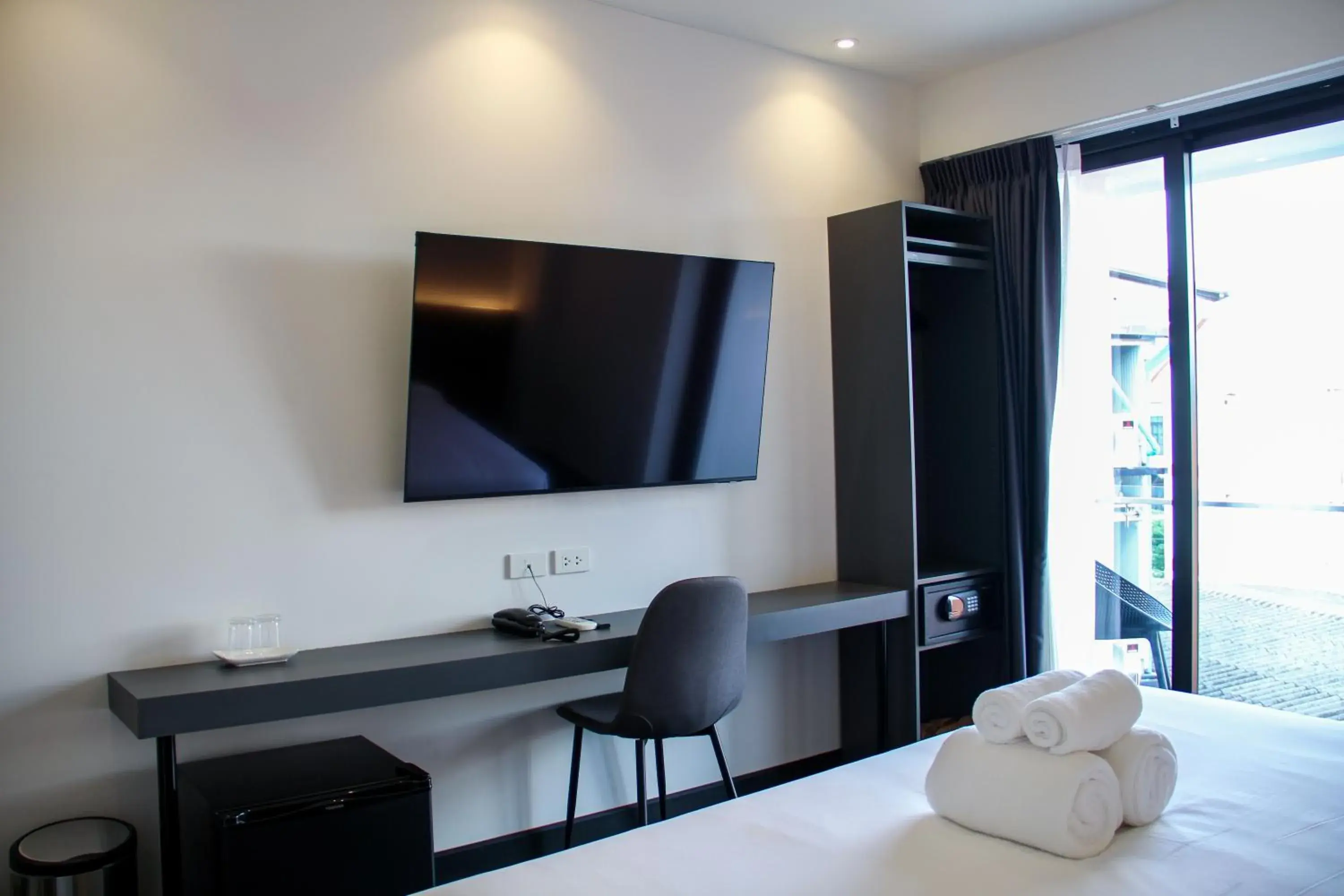 TV and multimedia, Bed in iThaphae Hotel TV and multimedia, Bed in iThaphae Hotel