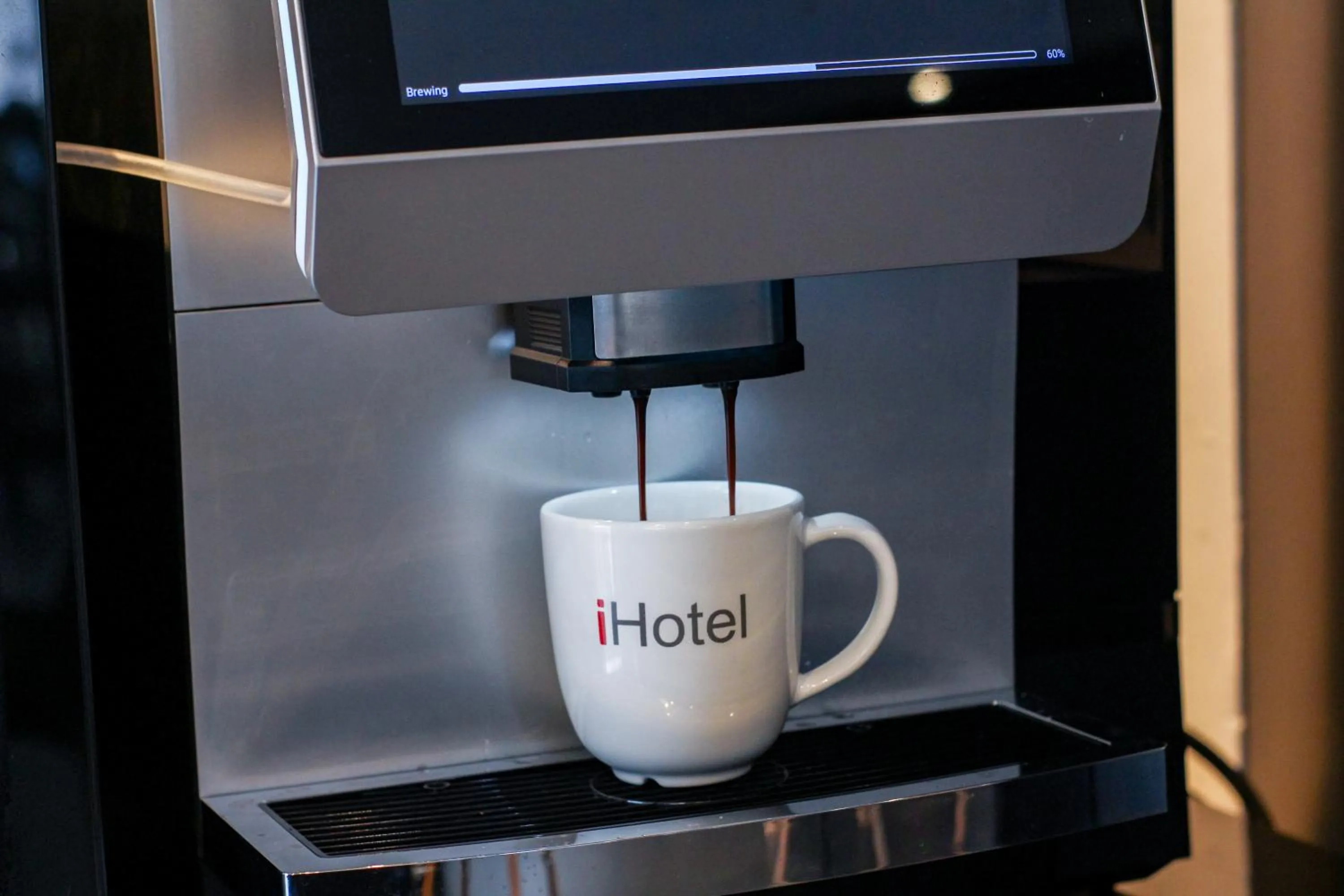 Coffee/tea facilities in iThaphae Hotel