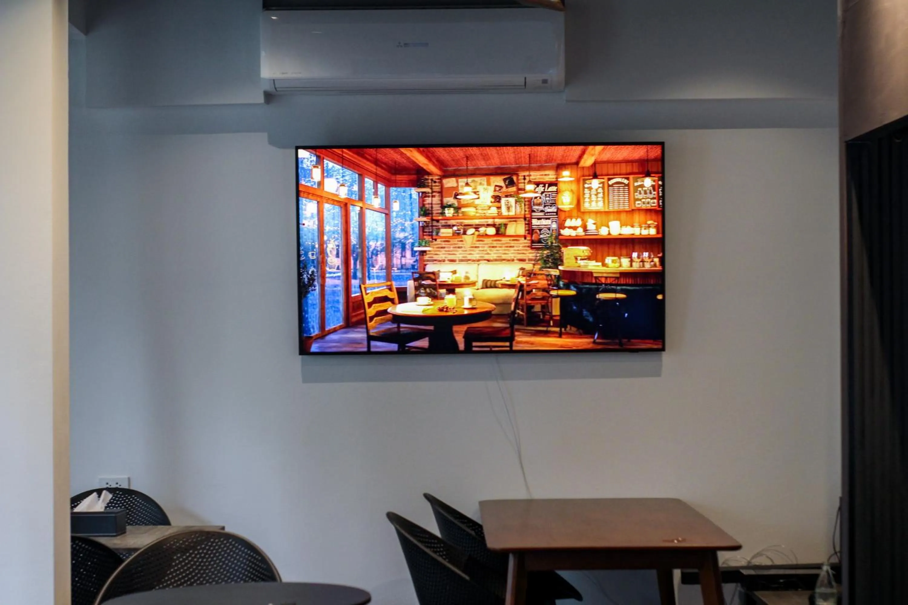 Buffet breakfast in iThaphae Hotel