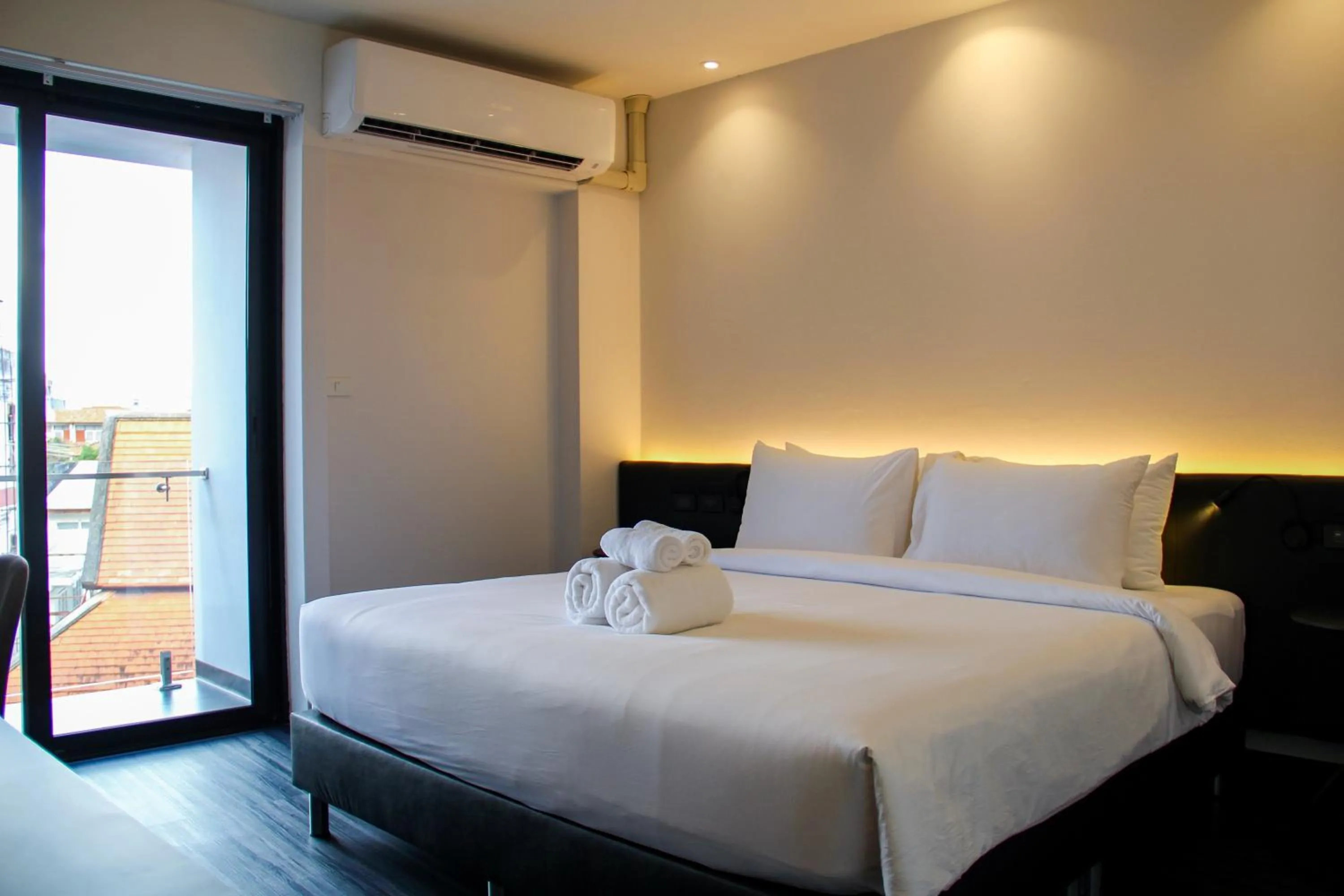 Bedroom, Bed in iThaphae Hotel