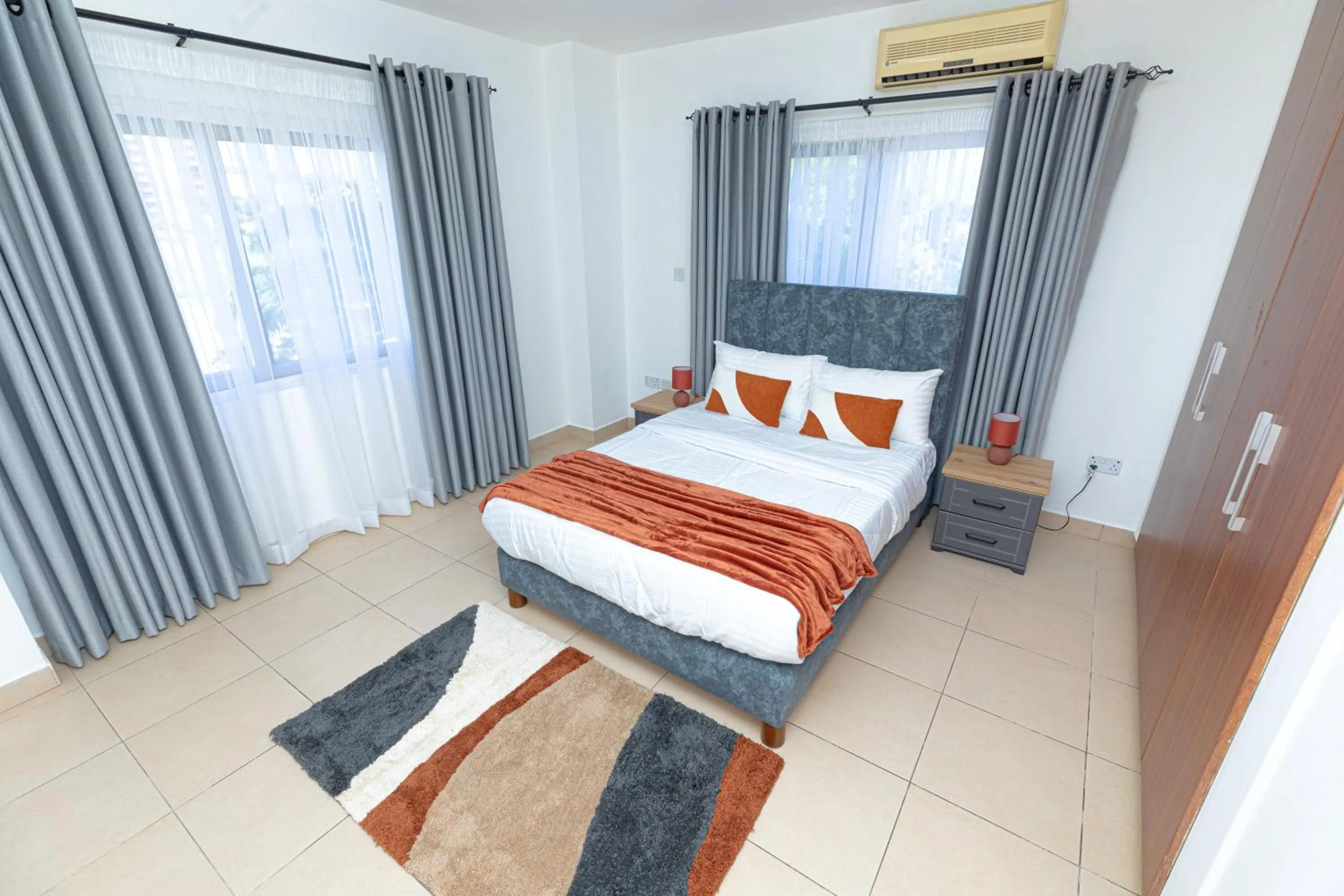 POLO HEIGHTS-Sky Suites