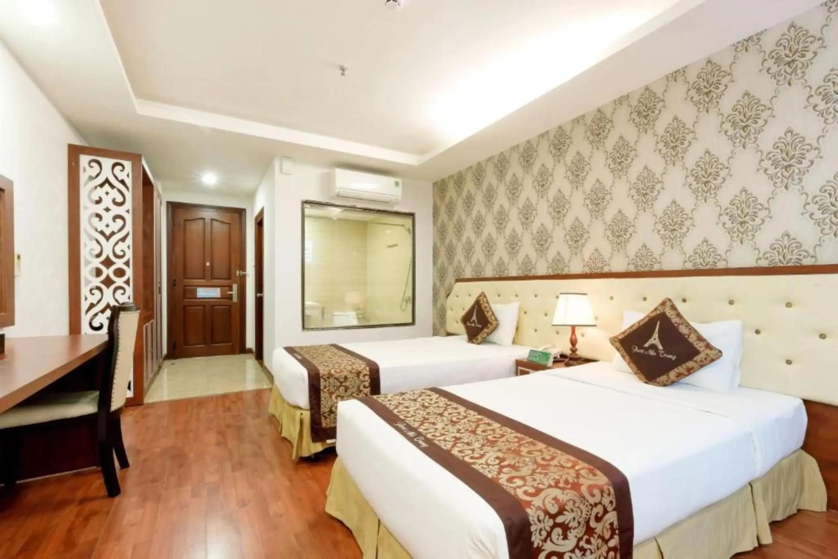 Bed in Paris Luxury Hotel & Apartment Nha Trang Bed in Paris Luxury Hotel & Apartment Nha Trang