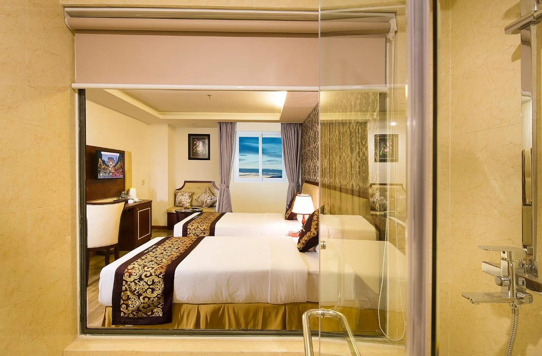 Bed in Paris Luxury Hotel & Apartment Nha Trang
