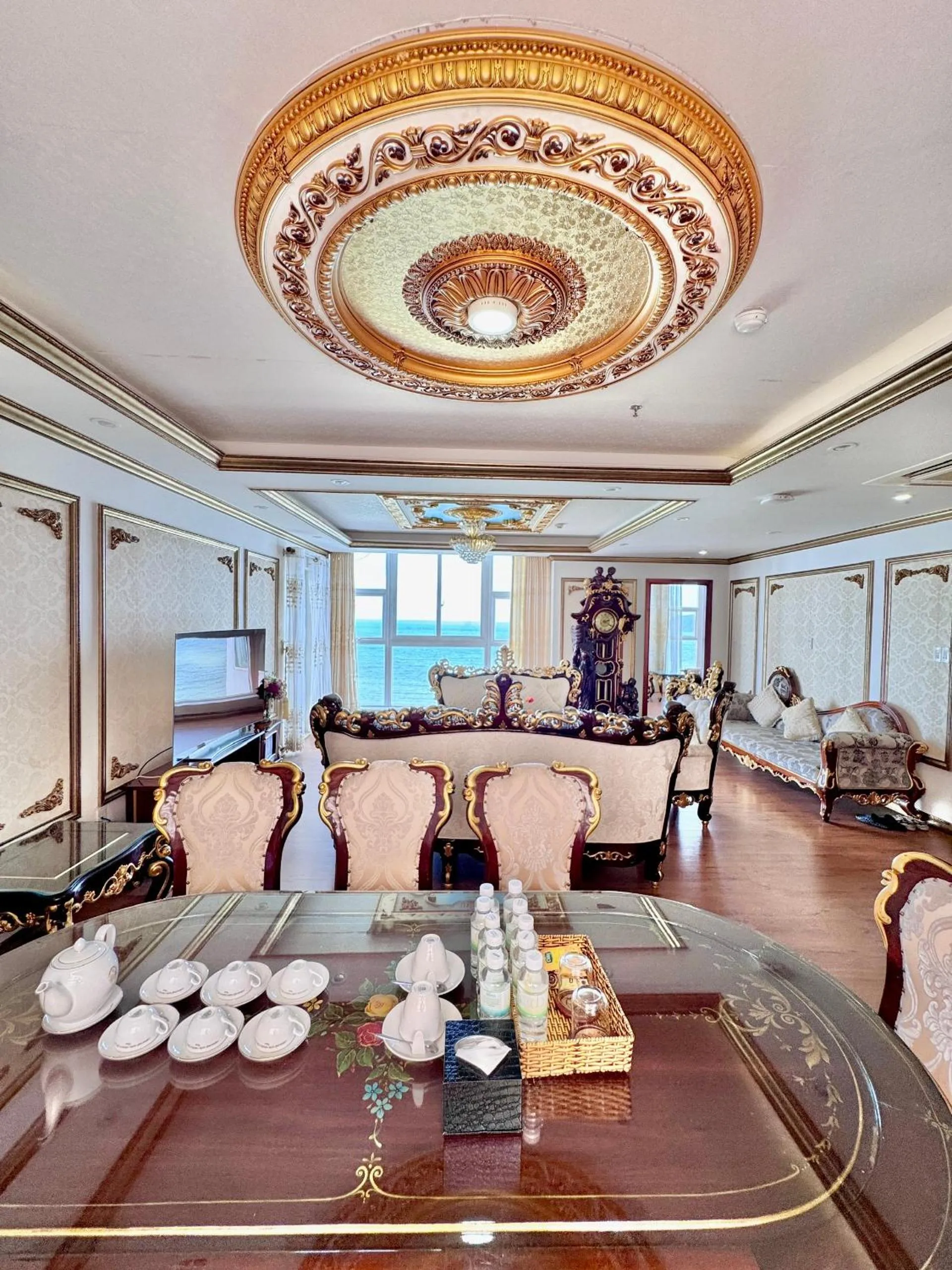 Living room in Paris Luxury Hotel & Apartment Nha Trang