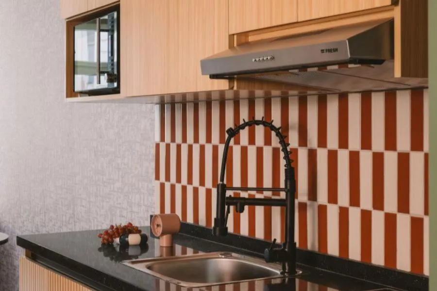 Kitchen or kitchenette in Saint J Hotel by Brassbell