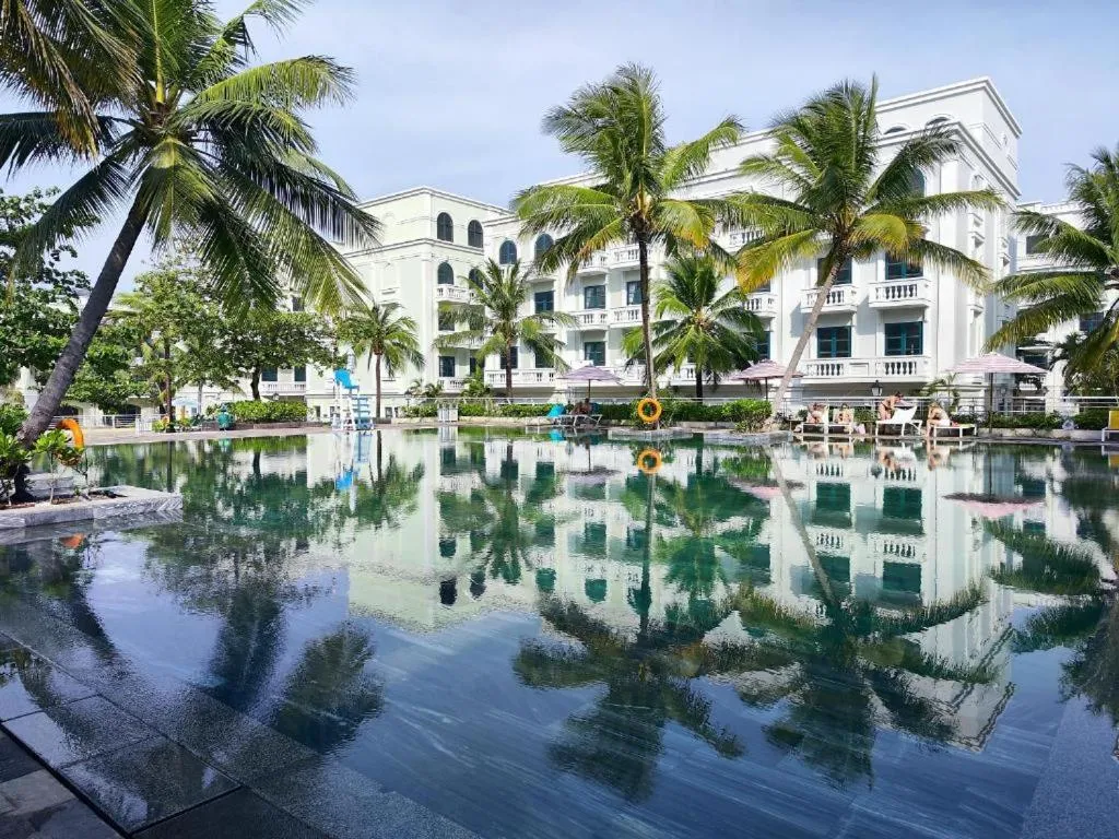Sunset Marina Hotel