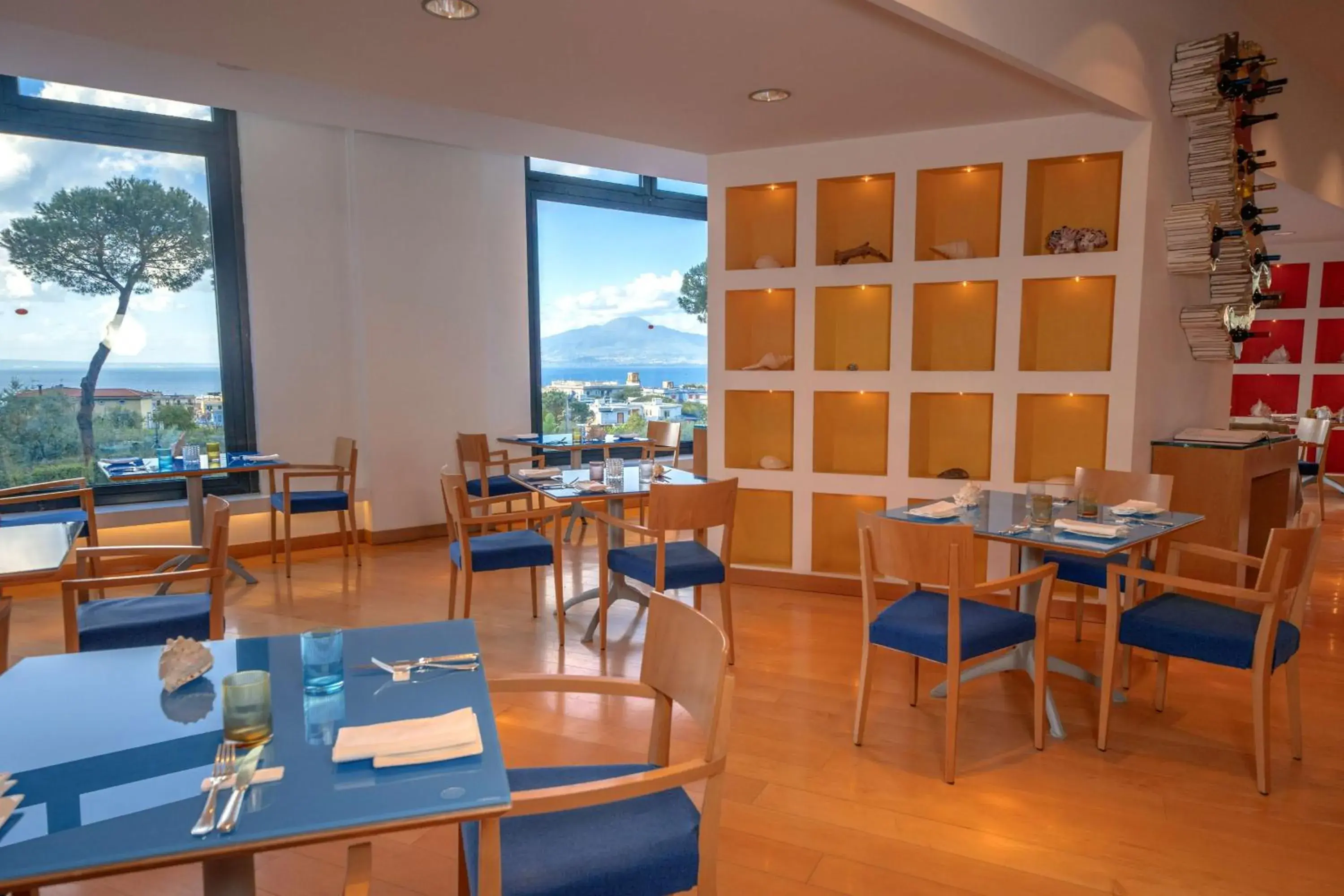 Restaurant/places to eat in Hilton Sorrento Palace Restaurant/places to eat in Hilton Sorrento Palace