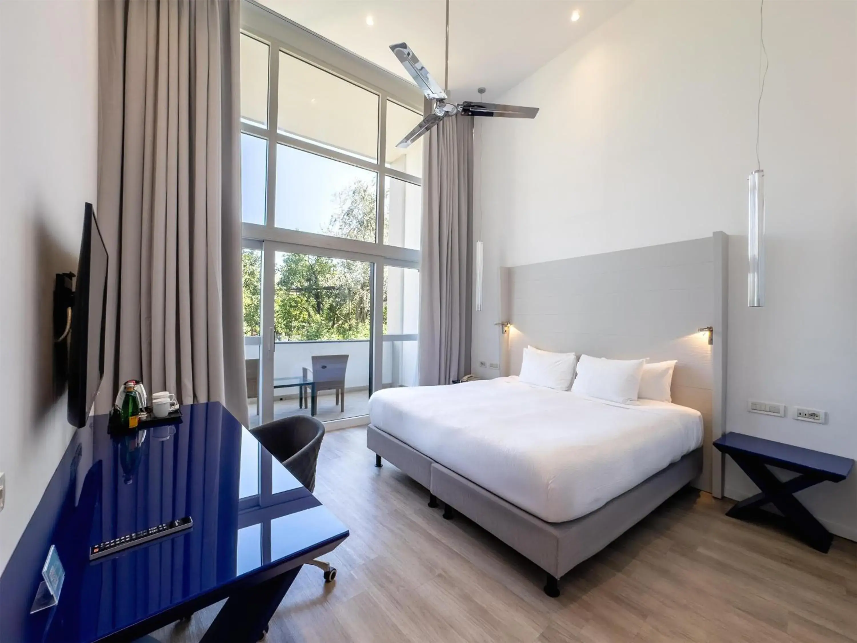 View (from property/room), Bed in Hilton Sorrento Palace View (from property/room), Bed in Hilton Sorrento Palace