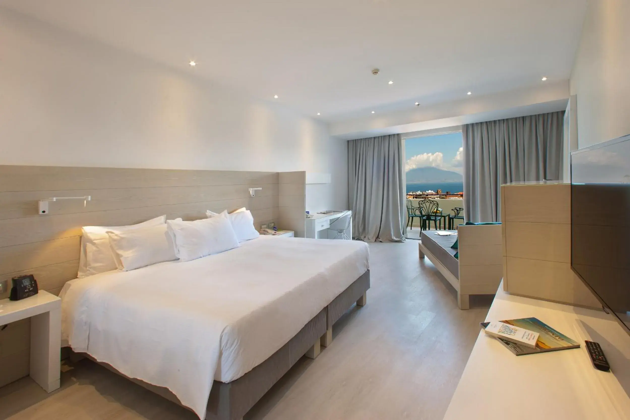 View (from property/room), Bed in Hilton Sorrento Palace View (from property/room), Bed in Hilton Sorrento Palace