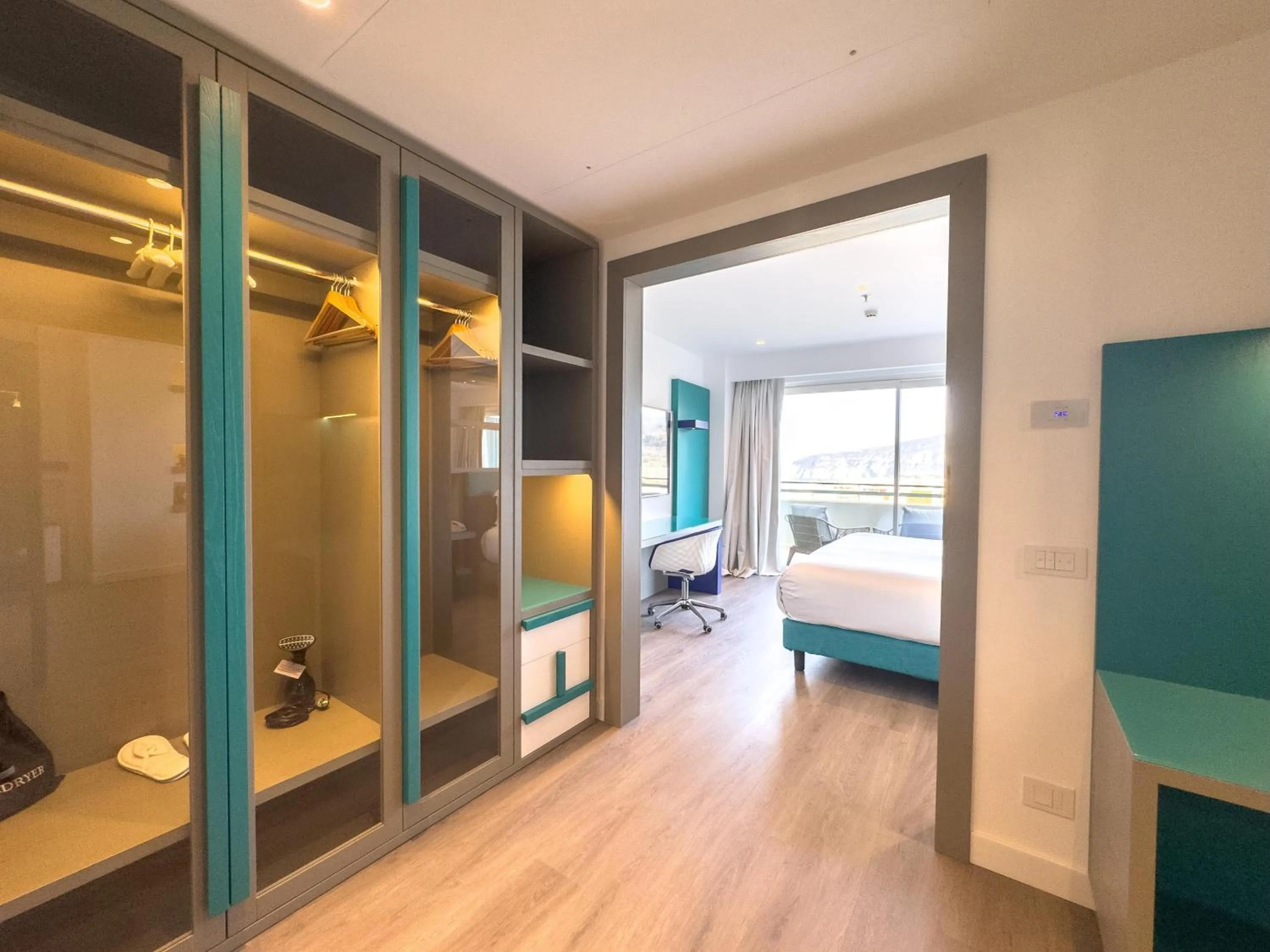 Bedroom, Bed in Hilton Sorrento Palace