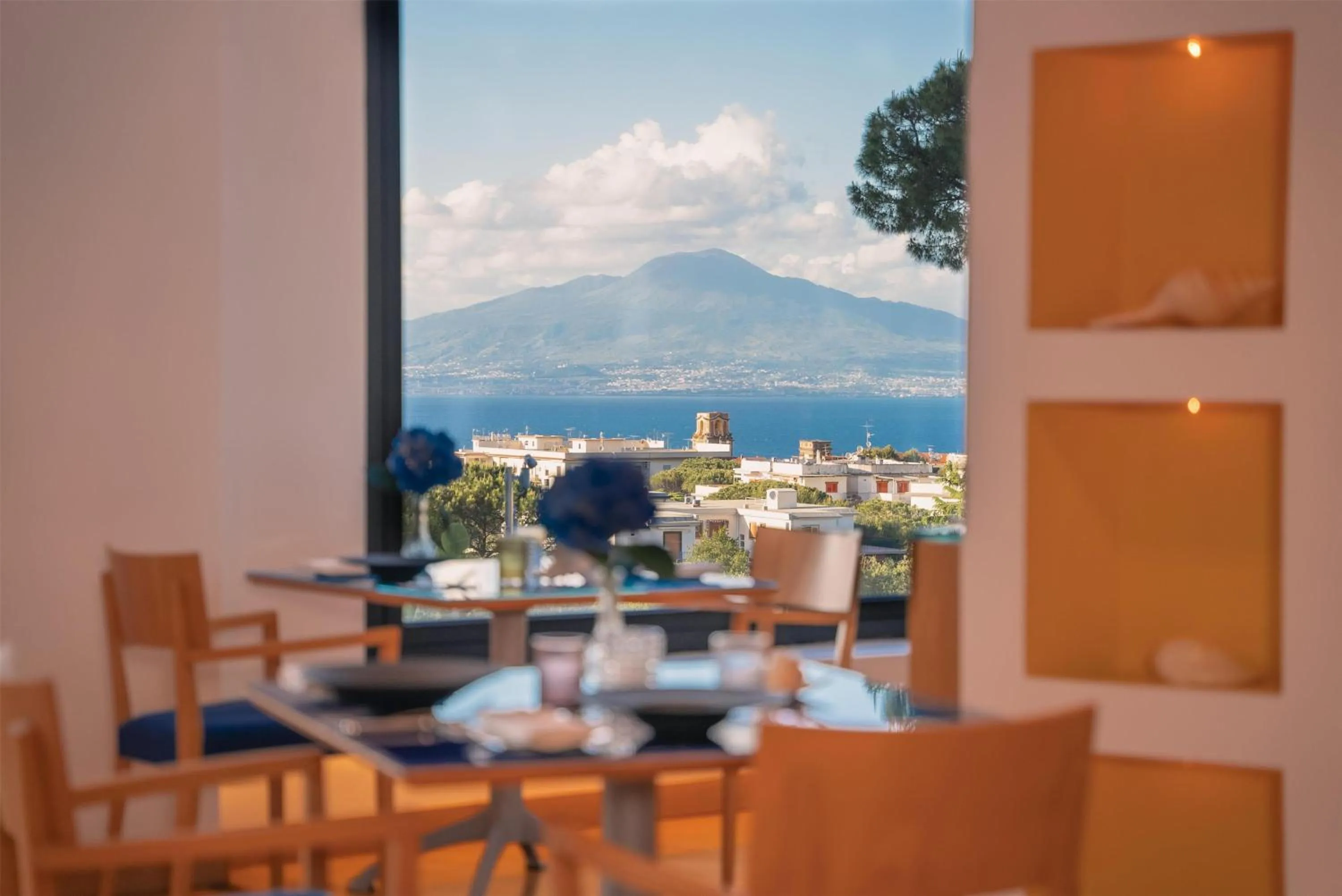 Restaurant/places to eat in Hilton Sorrento Palace