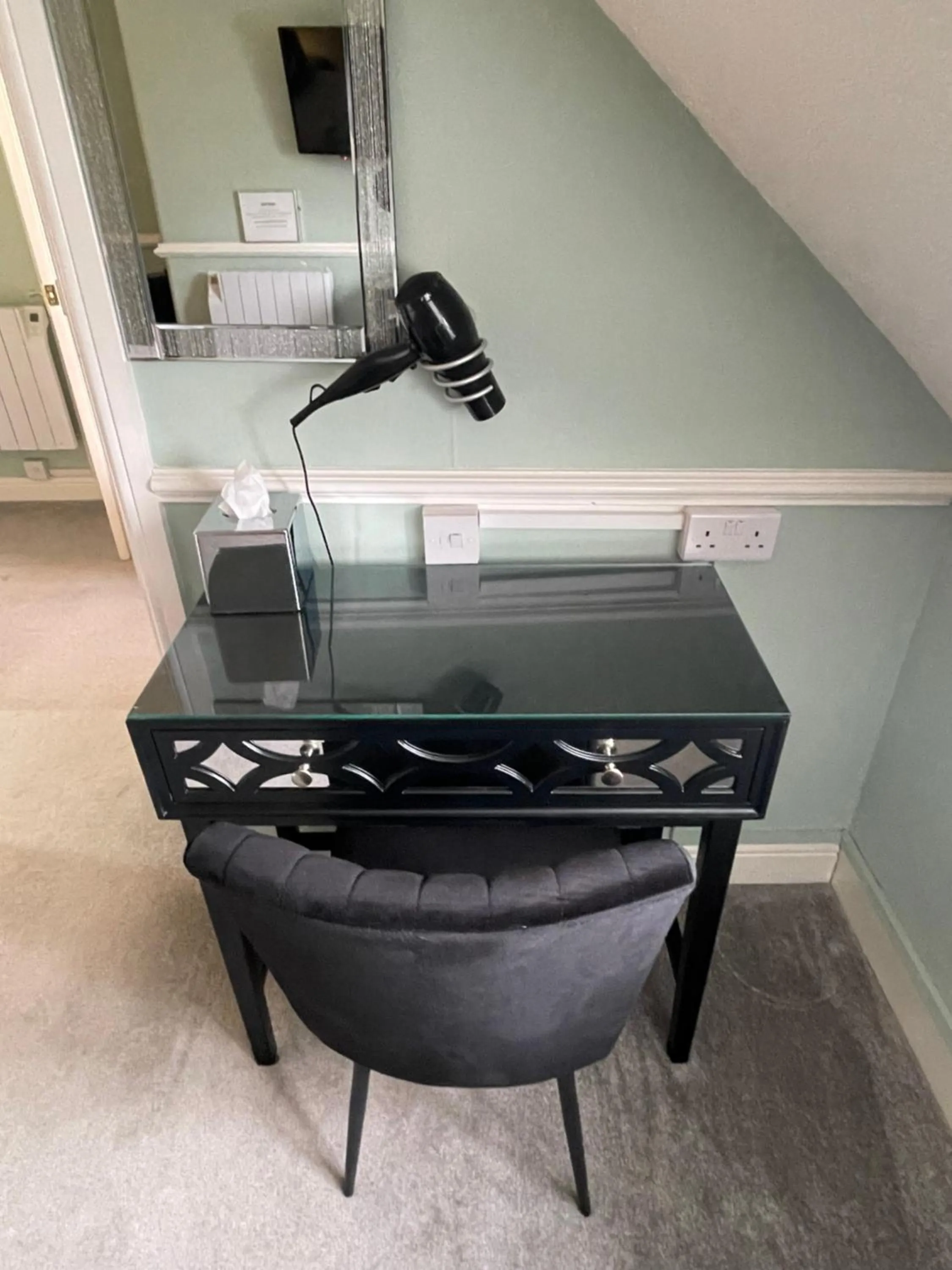 Bedroom in Gresham Guest House