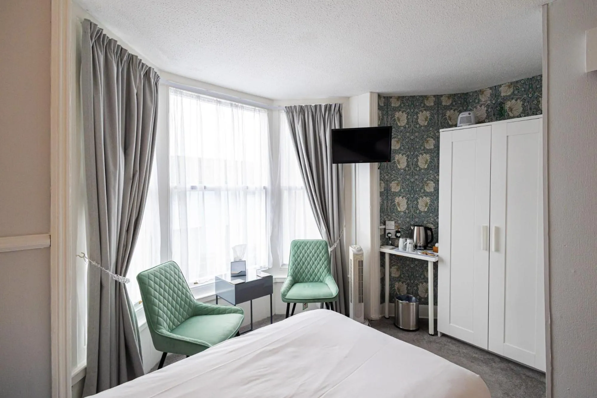 Bedroom, Bed in Gresham Guest House