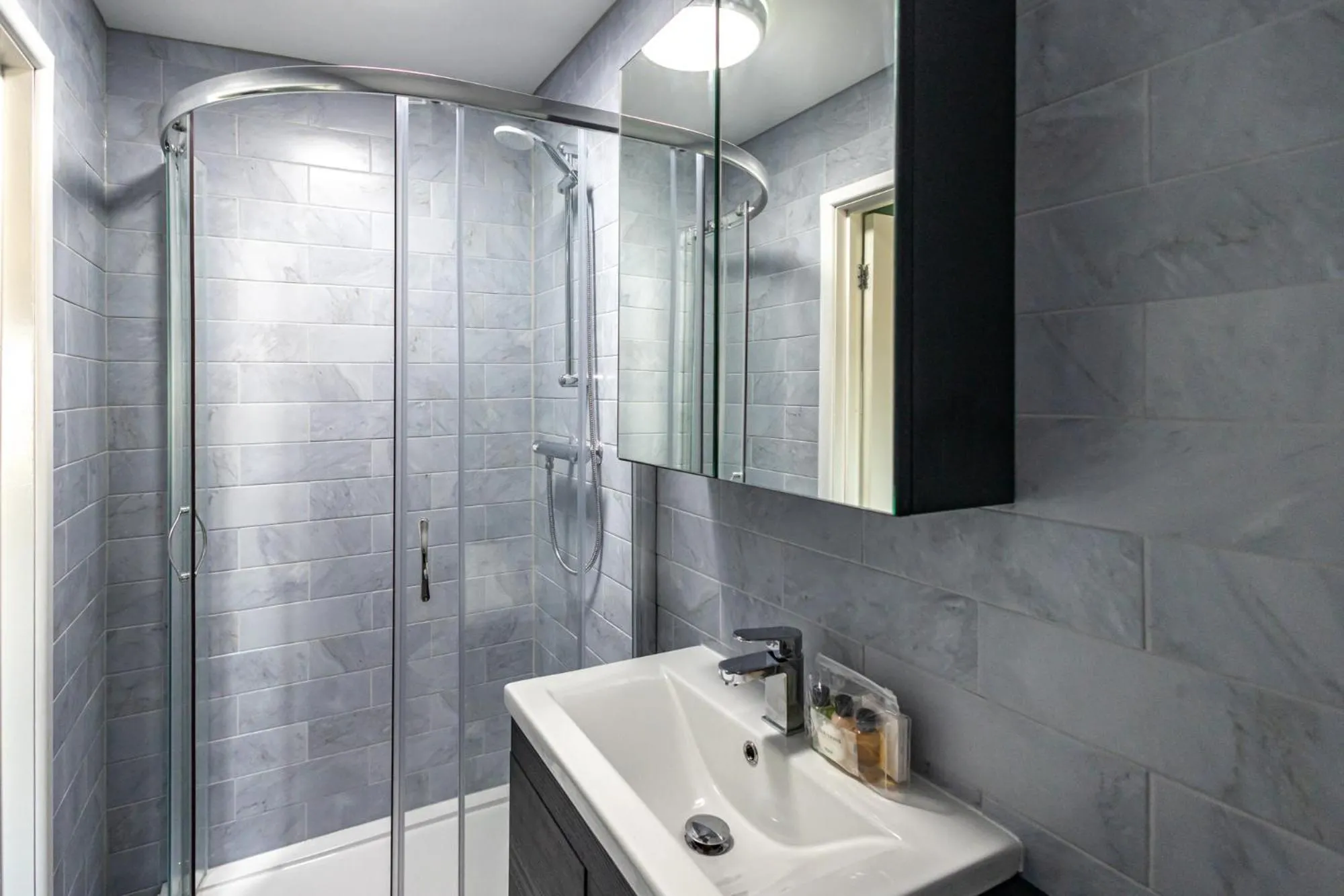 Bathroom in Gresham Guest House