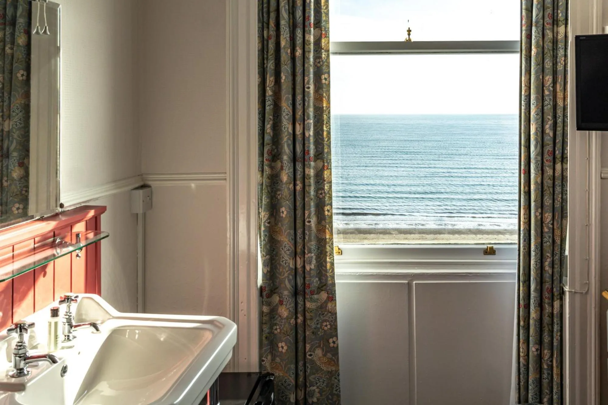 Sea view in Gresham Guest House